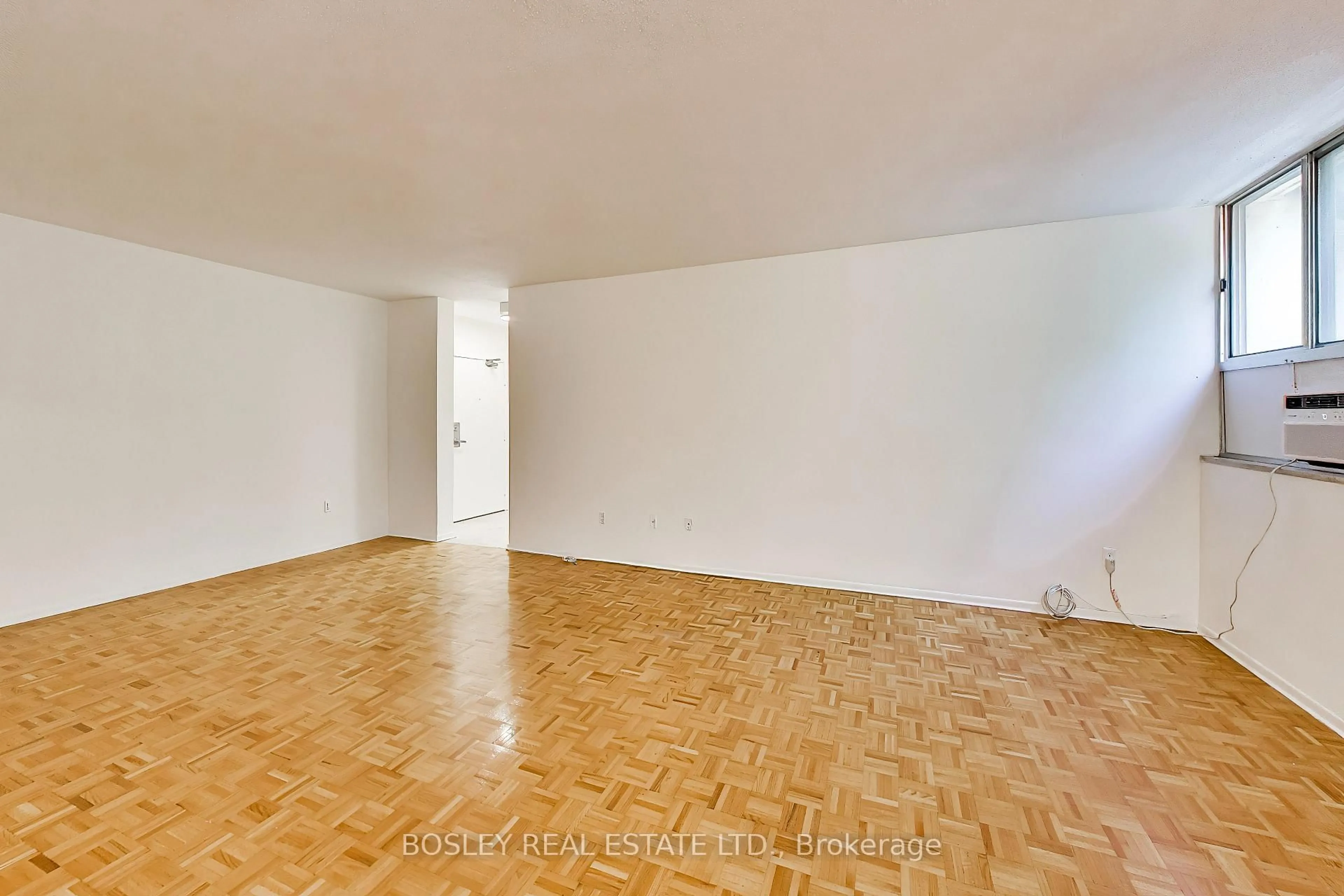 A pic of a room for 6 Crescent Town Rd #302, Toronto Ontario M4C 5L3