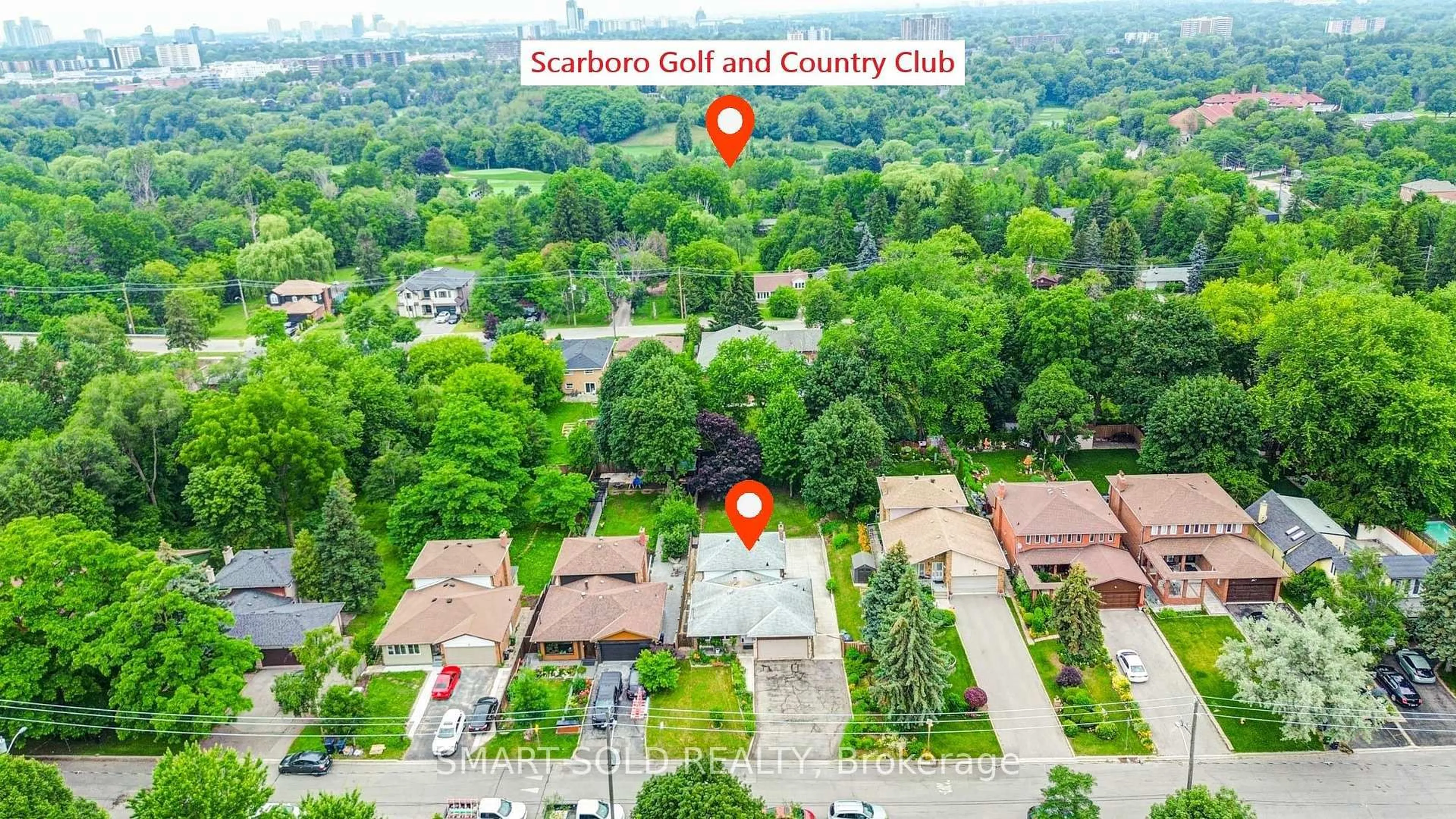 A pic from outside/outdoor area/front of a property/back of a property/a pic from drone, city buildings view from balcony for 56 Gatesview Ave, Toronto Ontario M1J 3G5