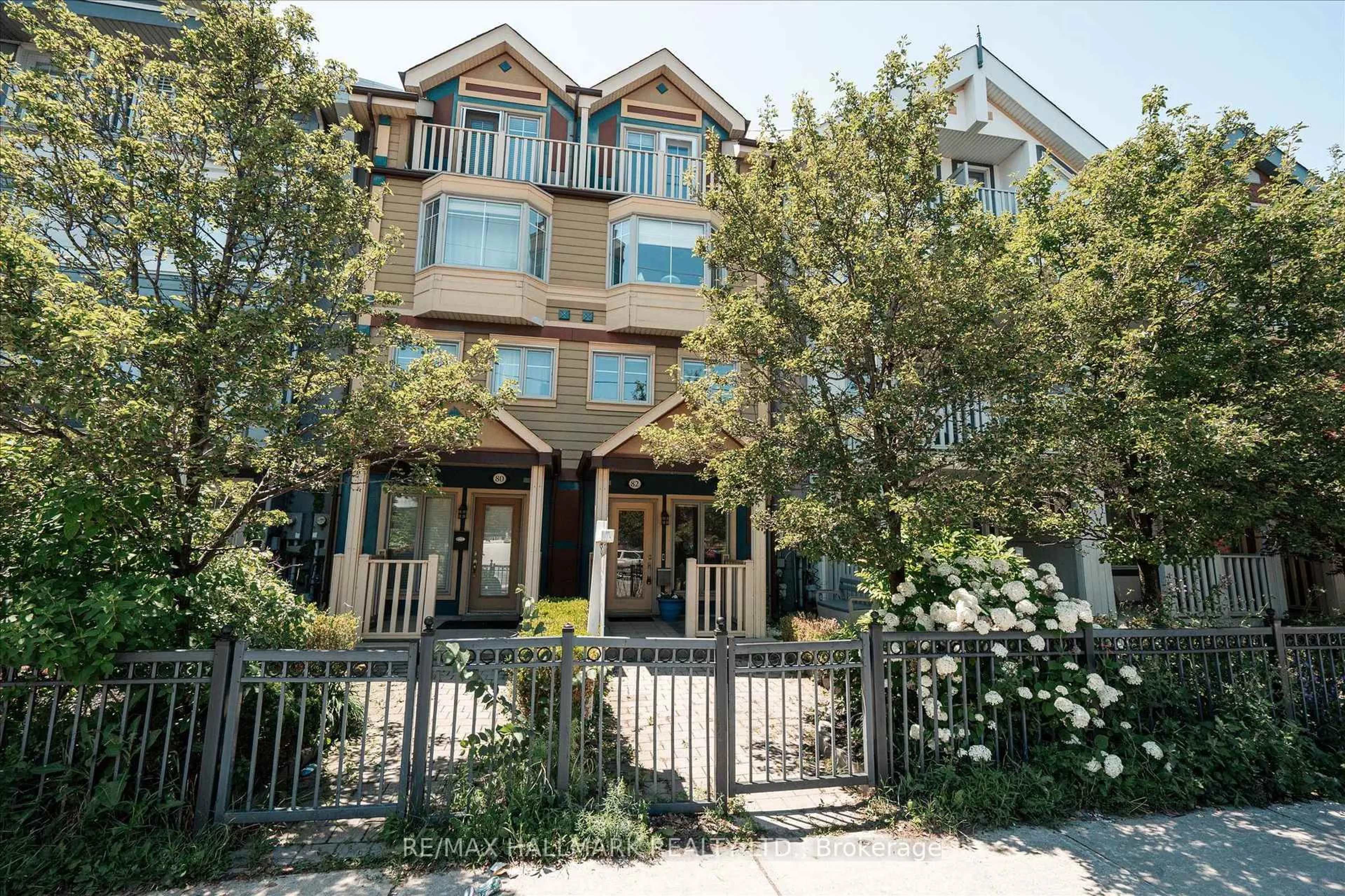 Unknown for 82 Woodbine Ave, Toronto Ontario M4L 2A2