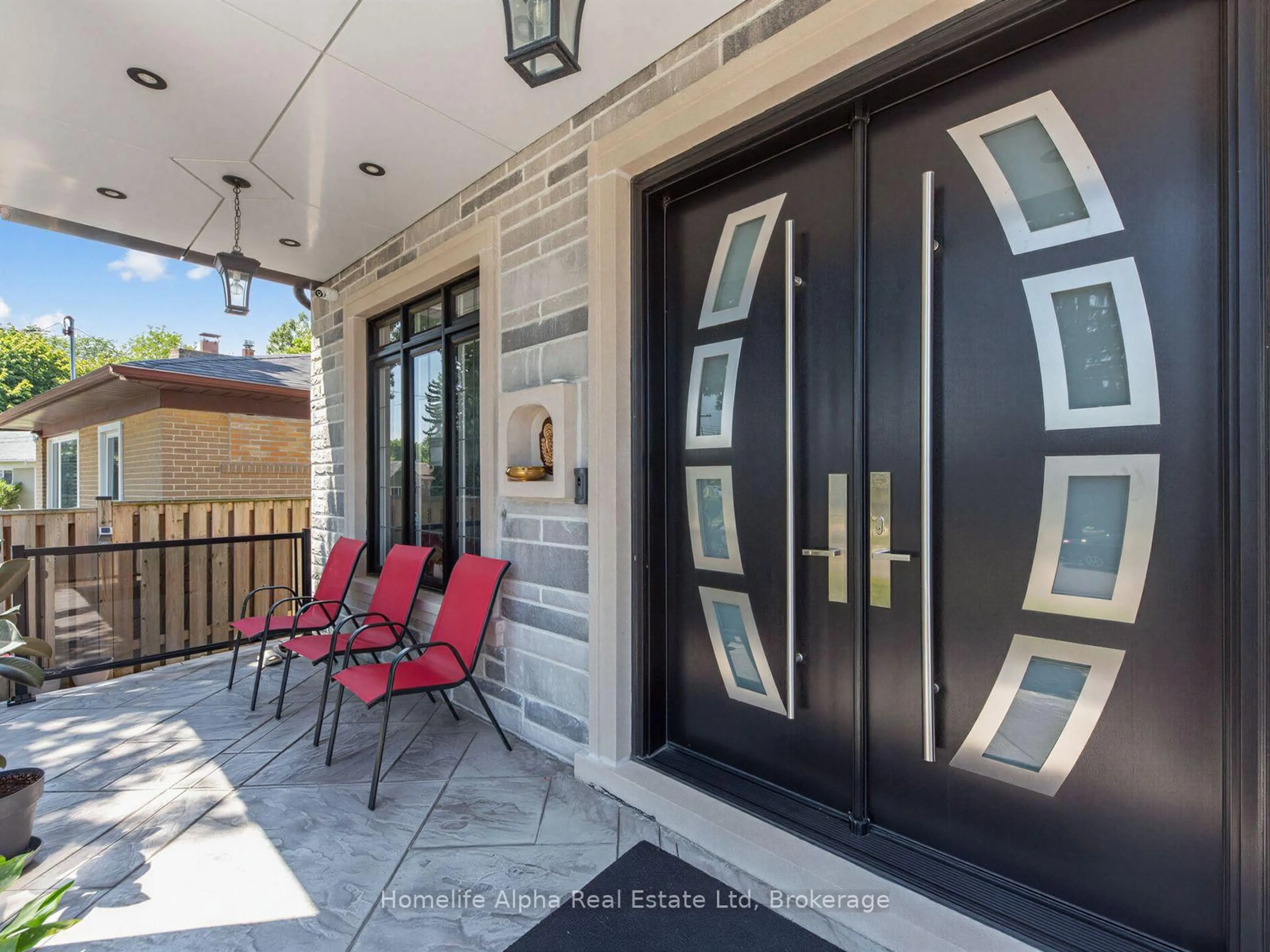 Indoor entryway for 14 Penzance Dr, Toronto Ontario M1K 4Z5