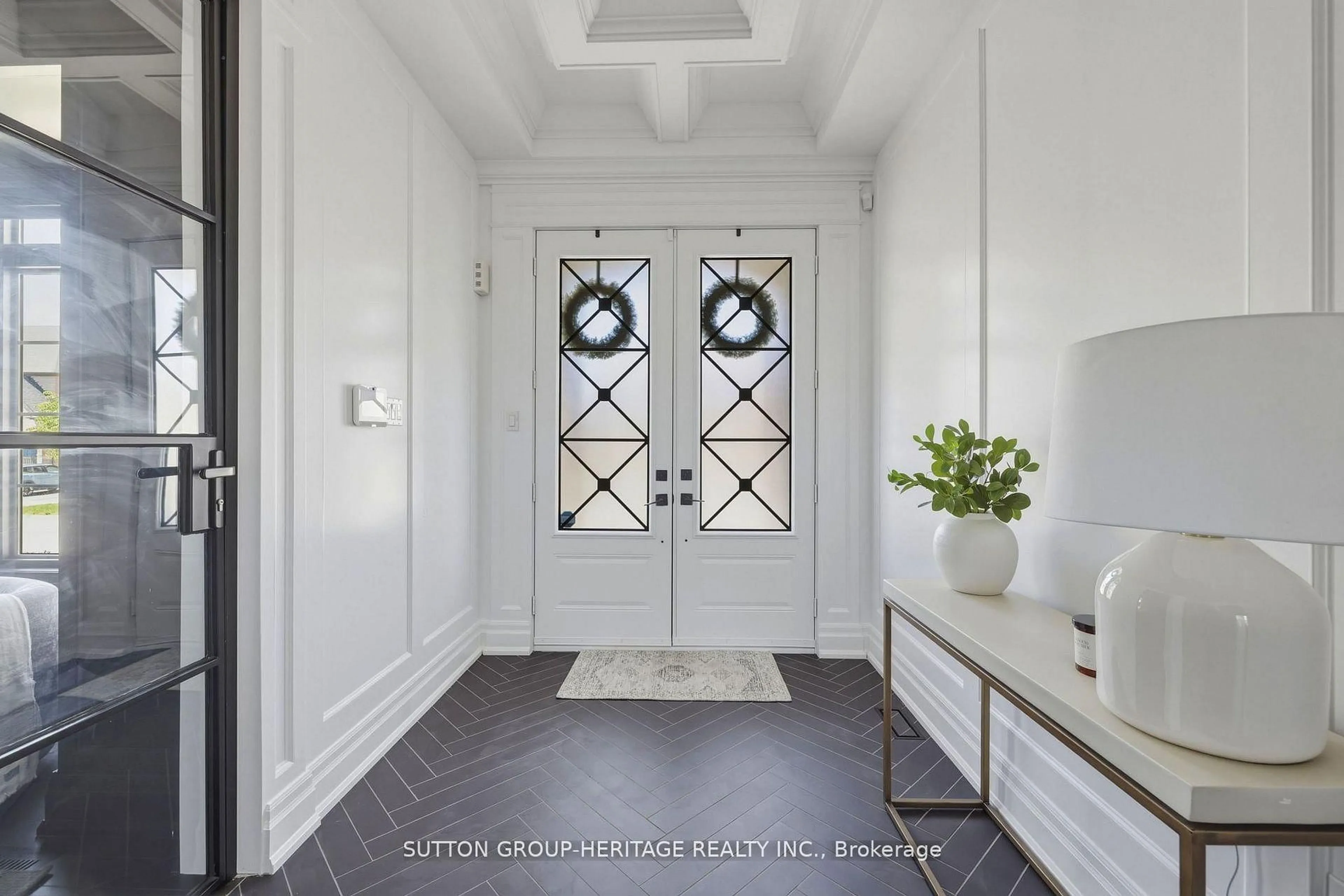 Indoor entryway for 39 Glengowan St, Whitby Ontario L1R 0K9