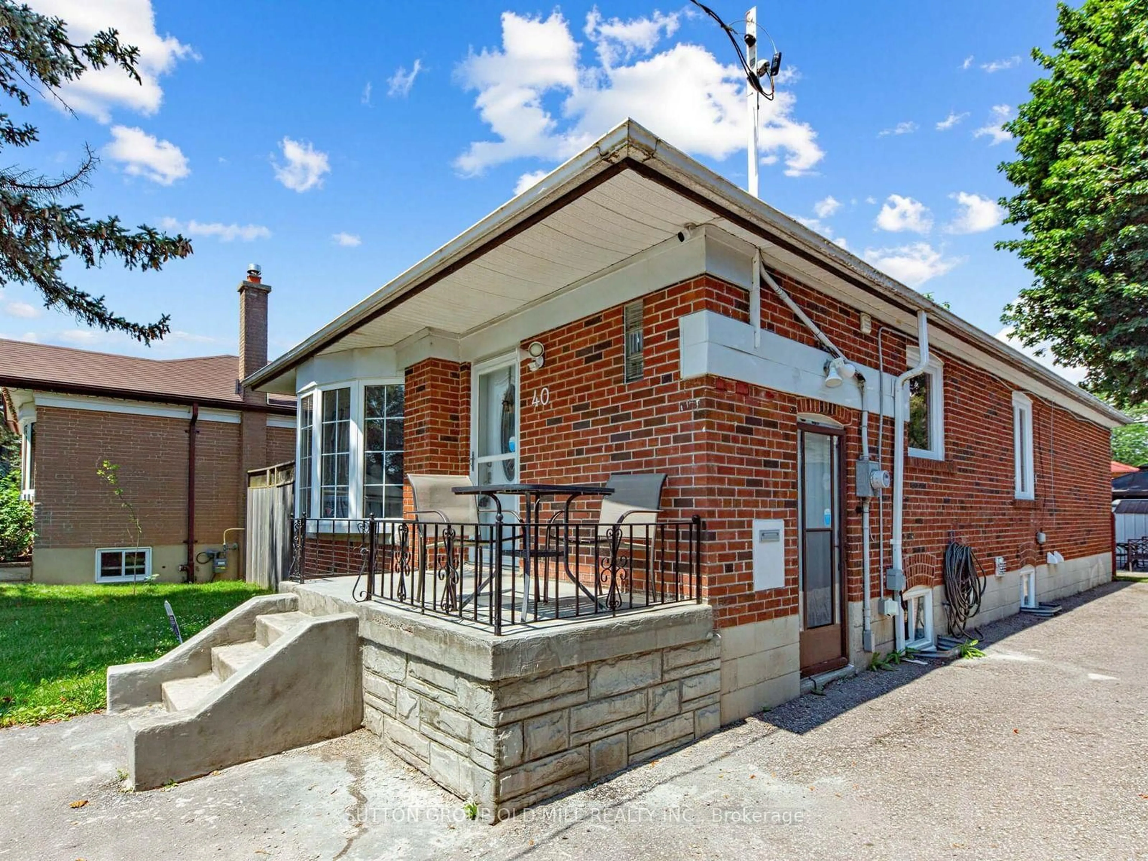Home with brick exterior material, street for 40 Tansley Ave, Toronto Ontario M1J 1P3