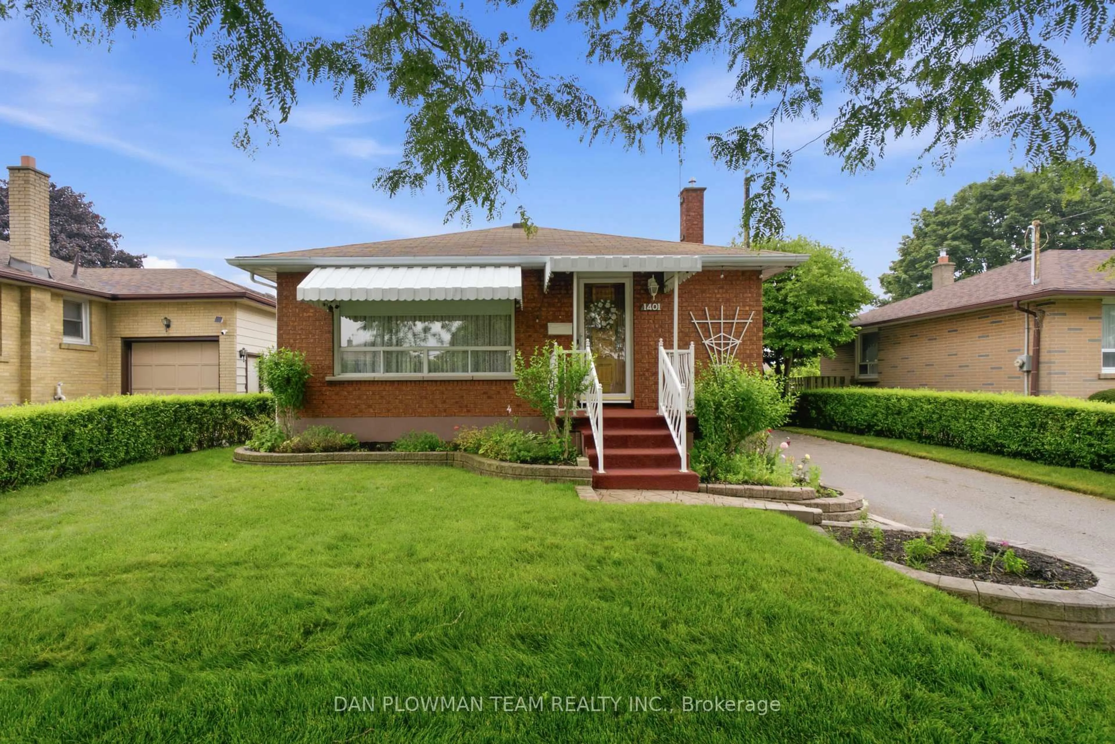 Home with brick exterior material, street for 1401 Tremblay St, Oshawa Ontario L1J 3X7
