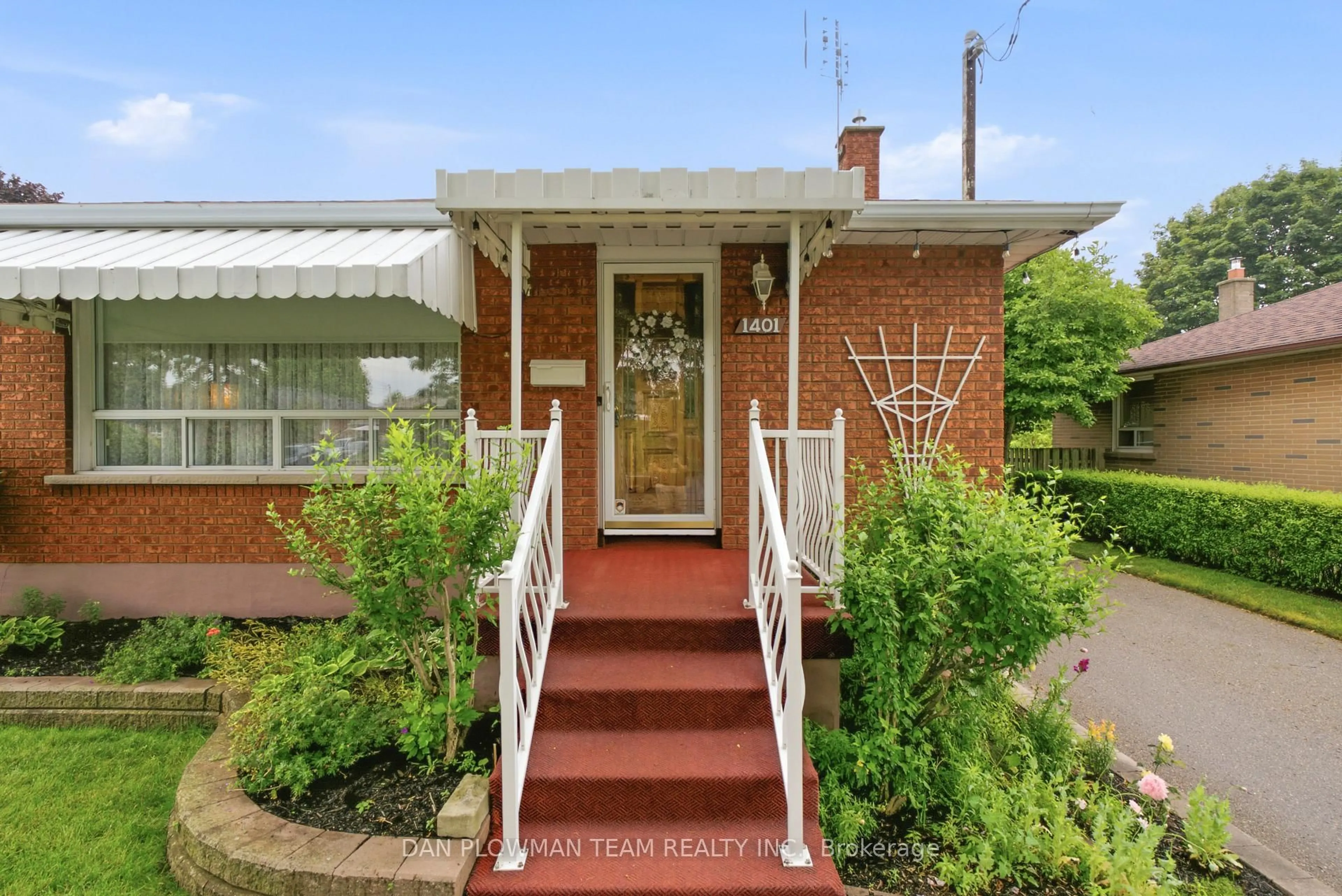 Home with brick exterior material, street for 1401 Tremblay St, Oshawa Ontario L1J 3X7