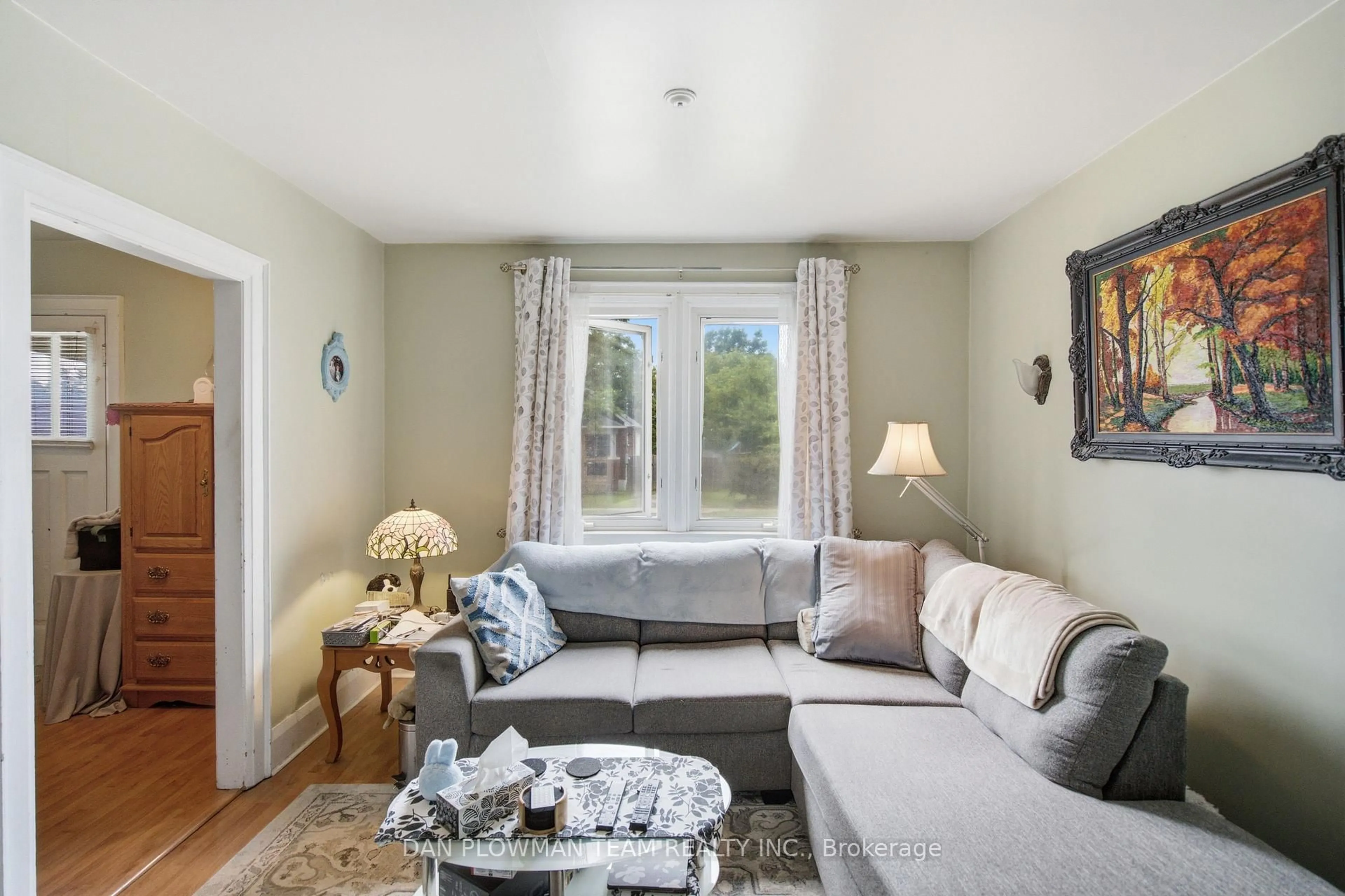 Living room with furniture, unknown for 250 Mitchell Ave, Oshawa Ontario L1H 2V6