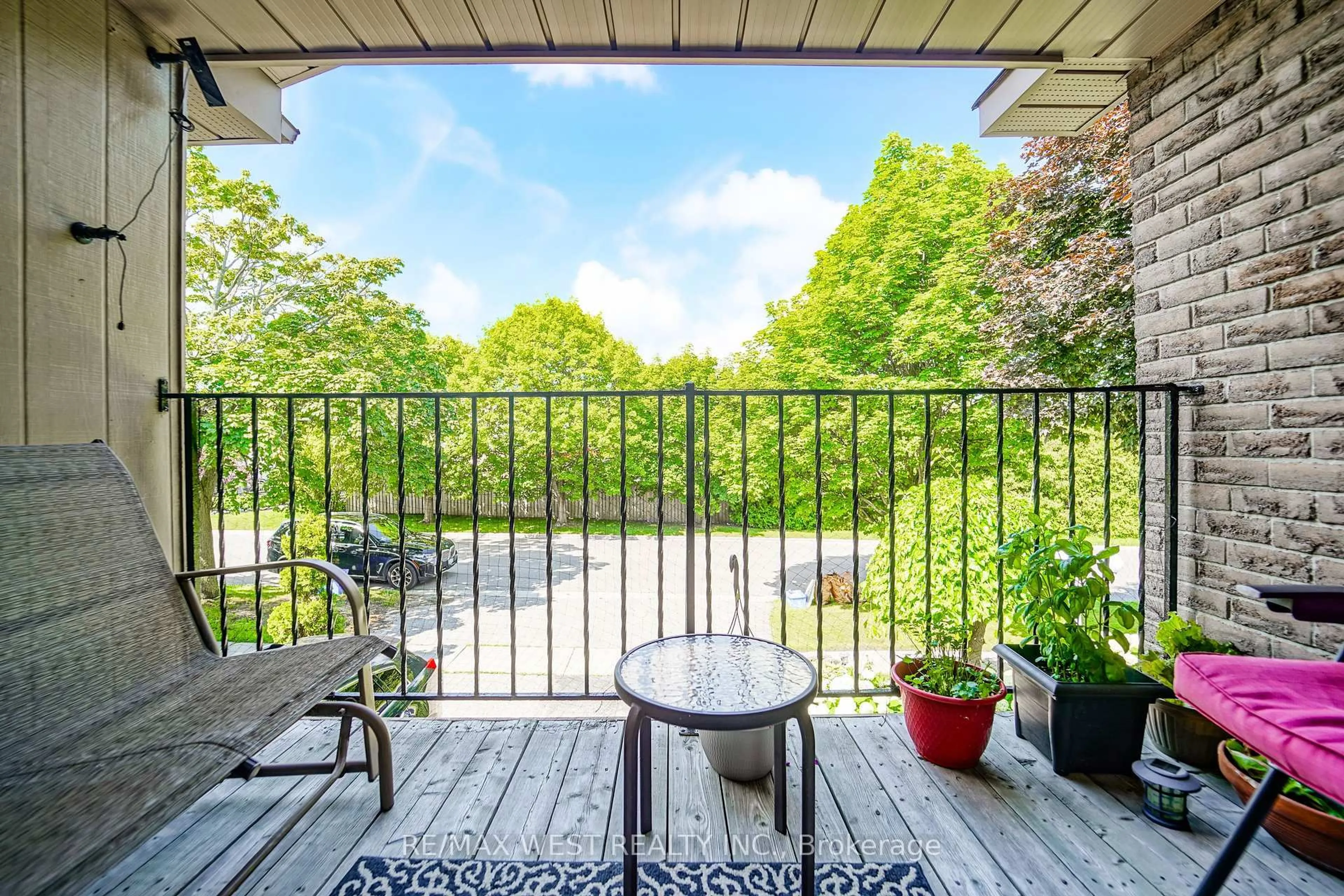 Patio, water/lake/river/ocean view for 527 Birkdale St, Oshawa Ontario L1H 8C3