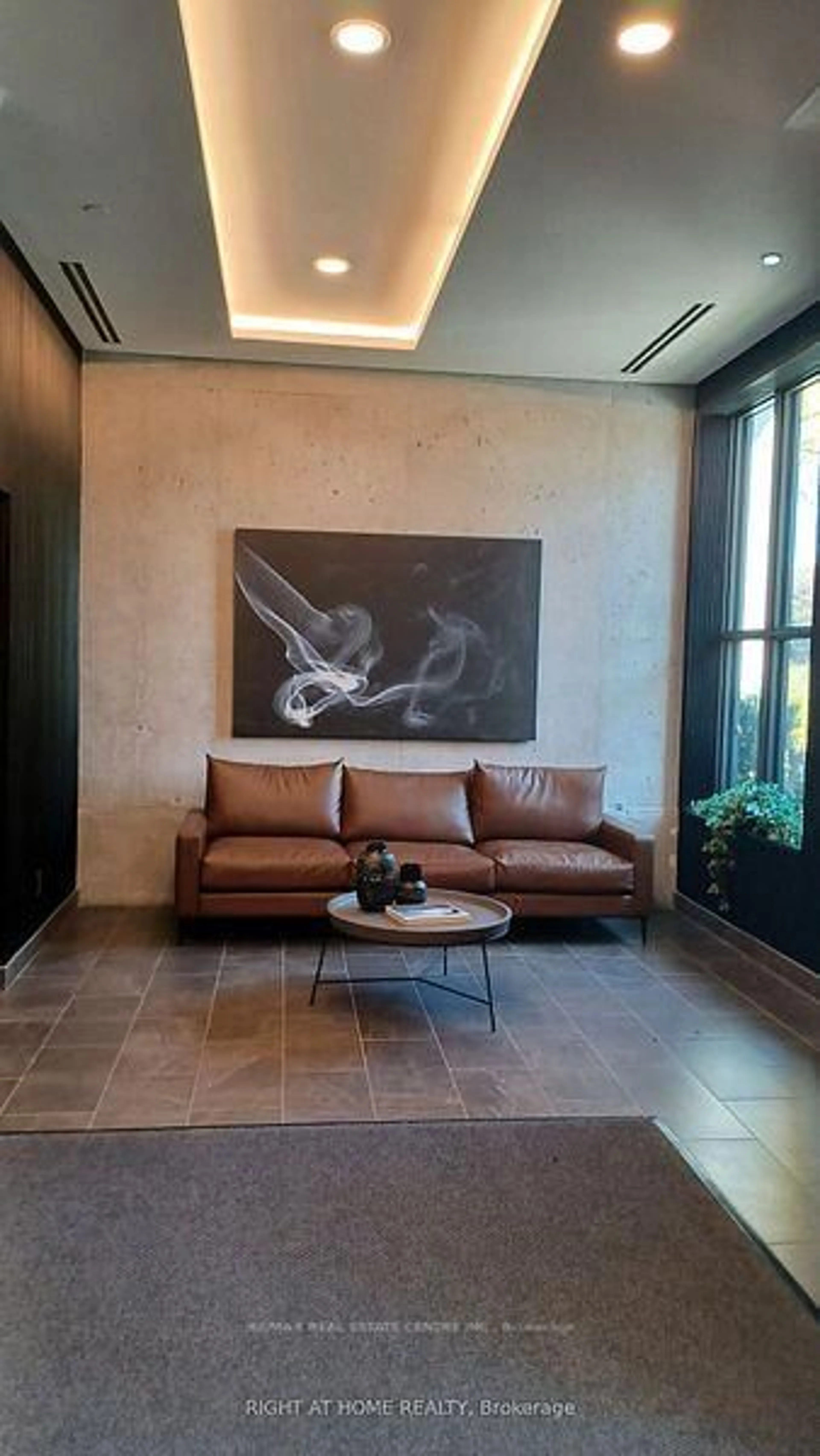Lobby for 1400 Kingston Rd #102, Toronto Ontario M1N 1R3