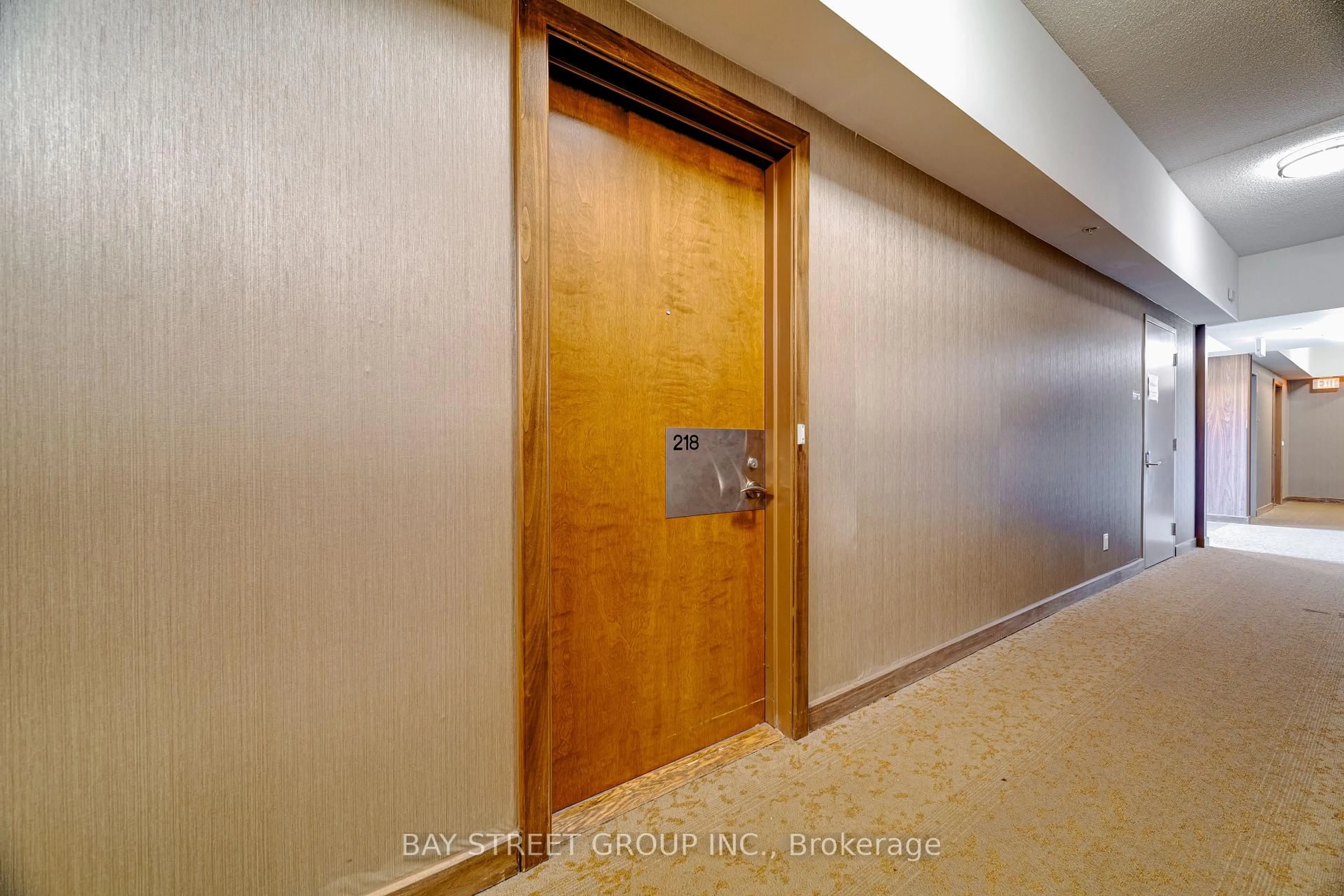 Indoor foyer for 1038 Mcnicoll Ave #218, Toronto Ontario M1W 0A4