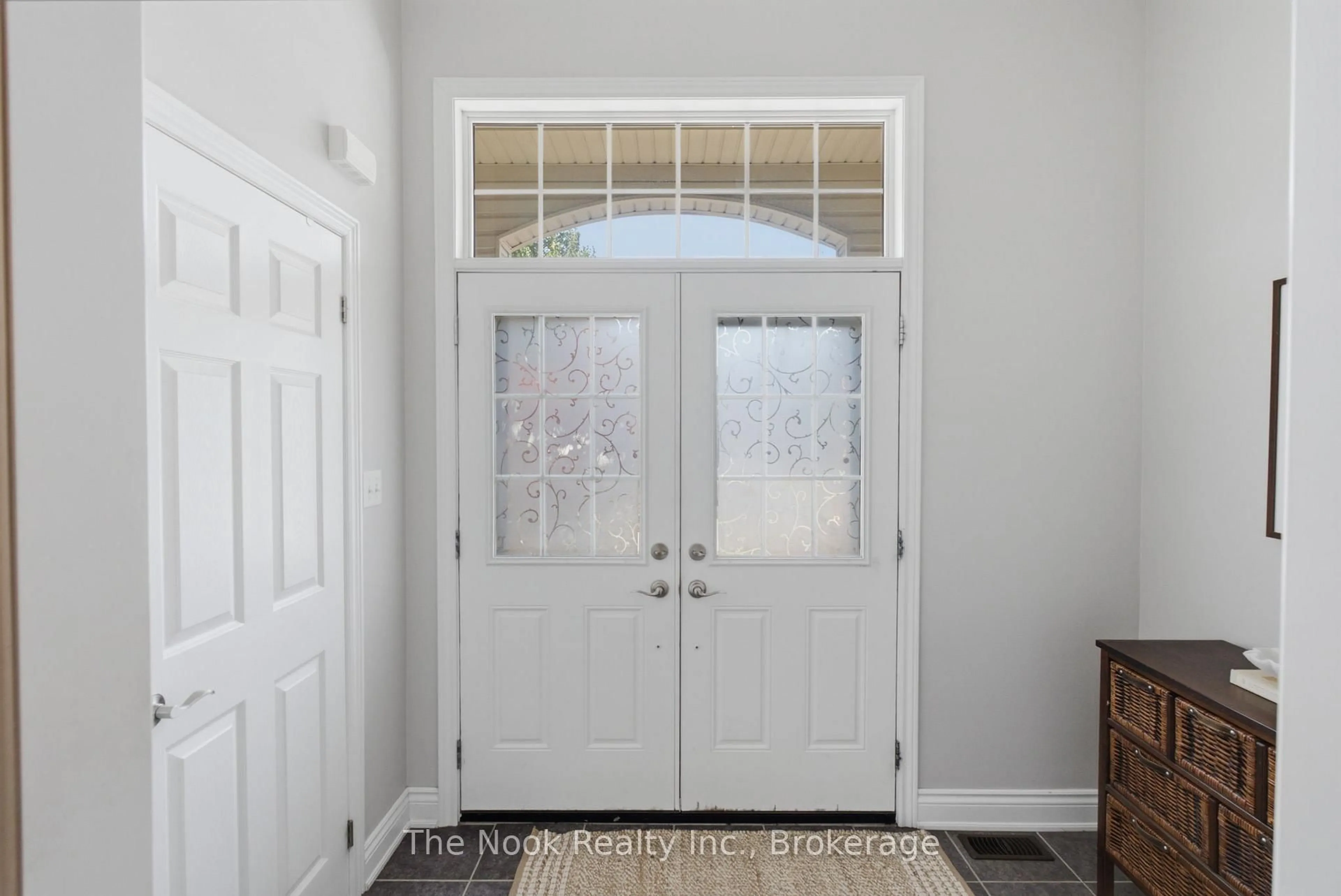 Indoor entryway for 19 Alfred Shrubb Lane, Clarington Ontario L1C 0B1