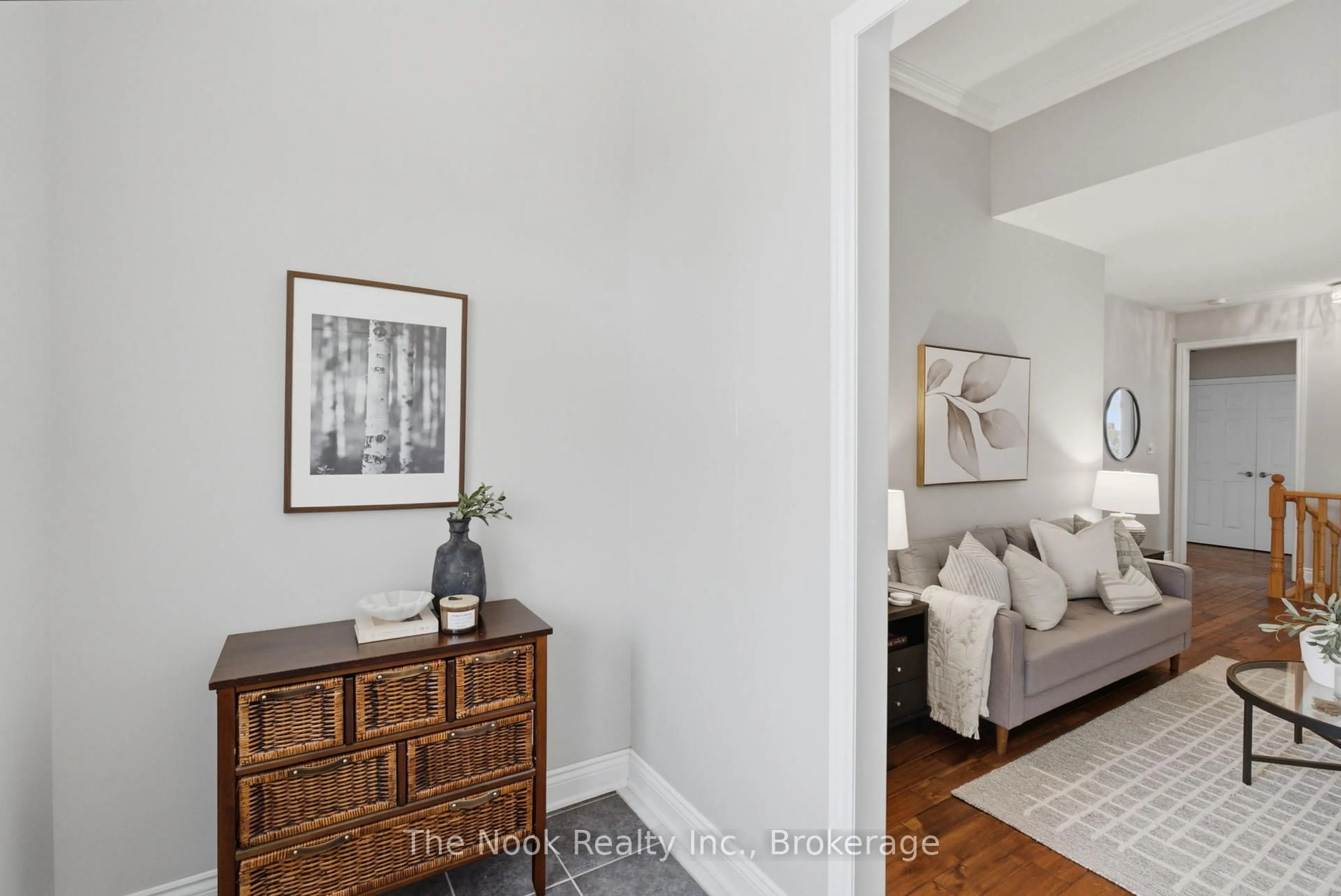 Indoor entryway for 19 Alfred Shrubb Lane, Clarington Ontario L1C 0B1