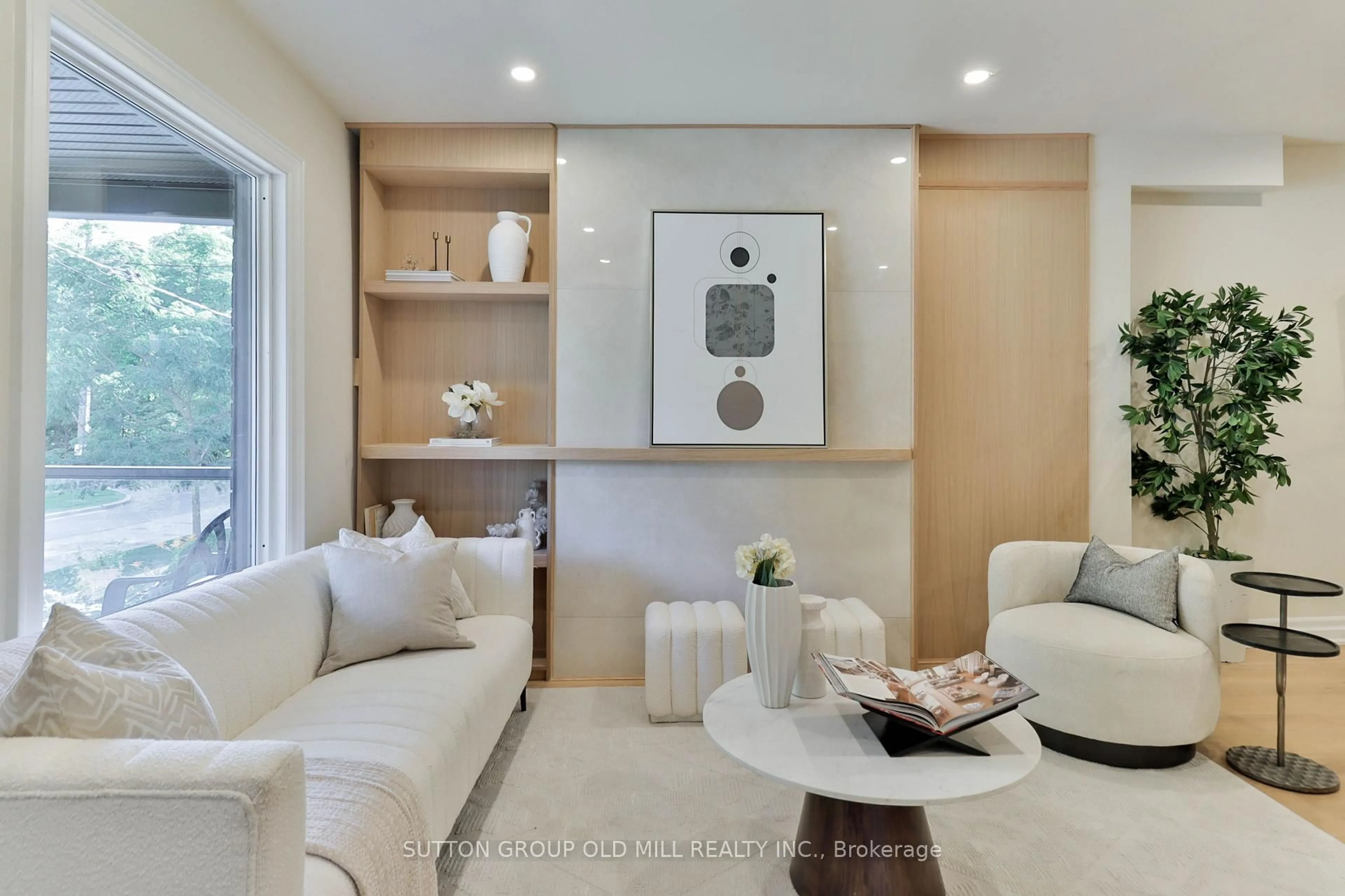 Living room with furniture, ceramic/tile floor for 28 Eastmount Ave, Toronto Ontario M4K 1V1