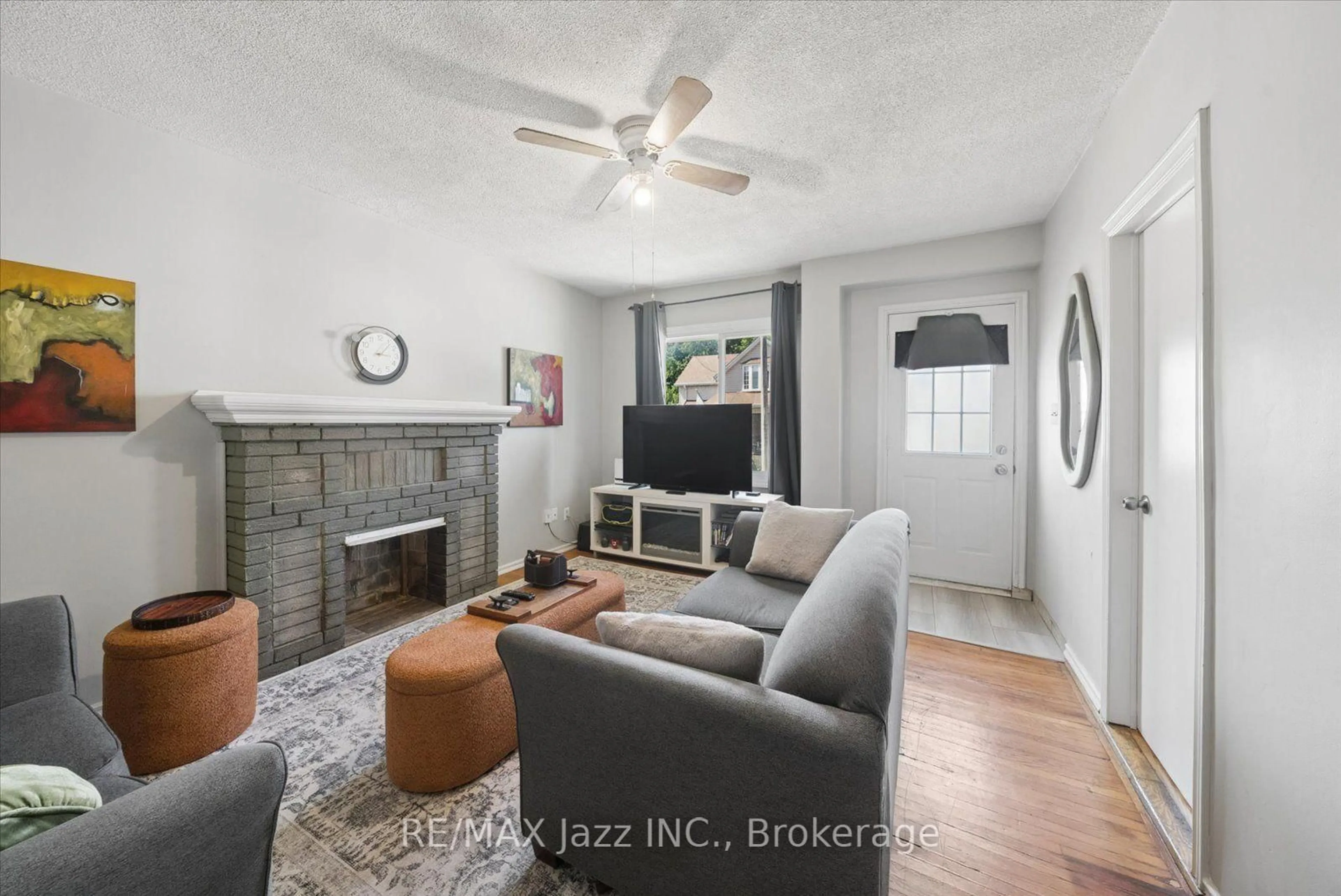 Living room with furniture, ceramic/tile floor for 171 Elliott Ave, Oshawa Ontario L1J 2A9