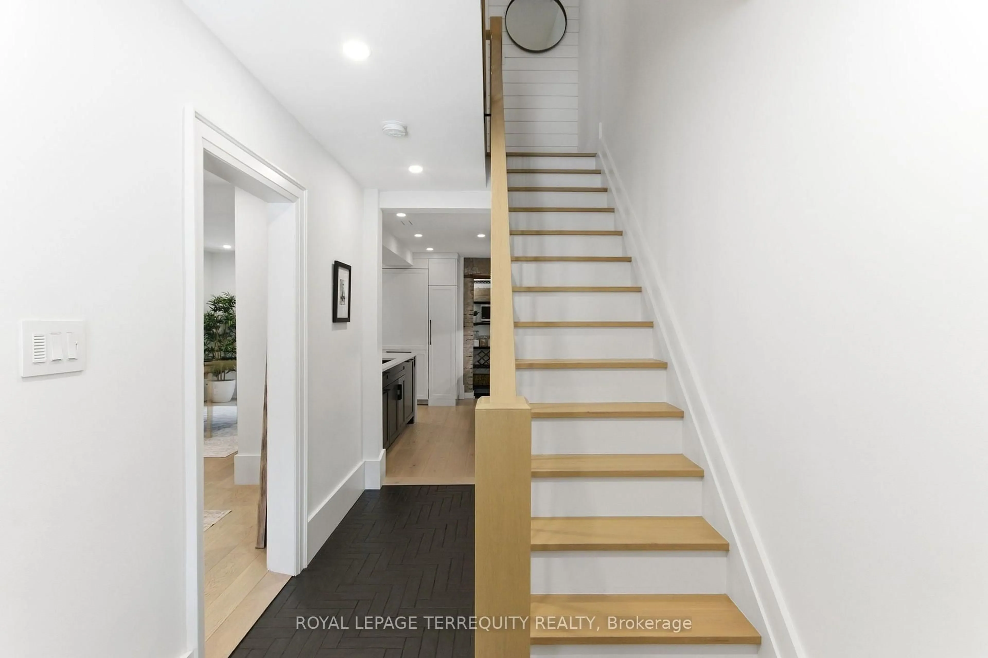 Indoor entryway for 1775 Gerrard St, Toronto Ontario M4L 2B3
