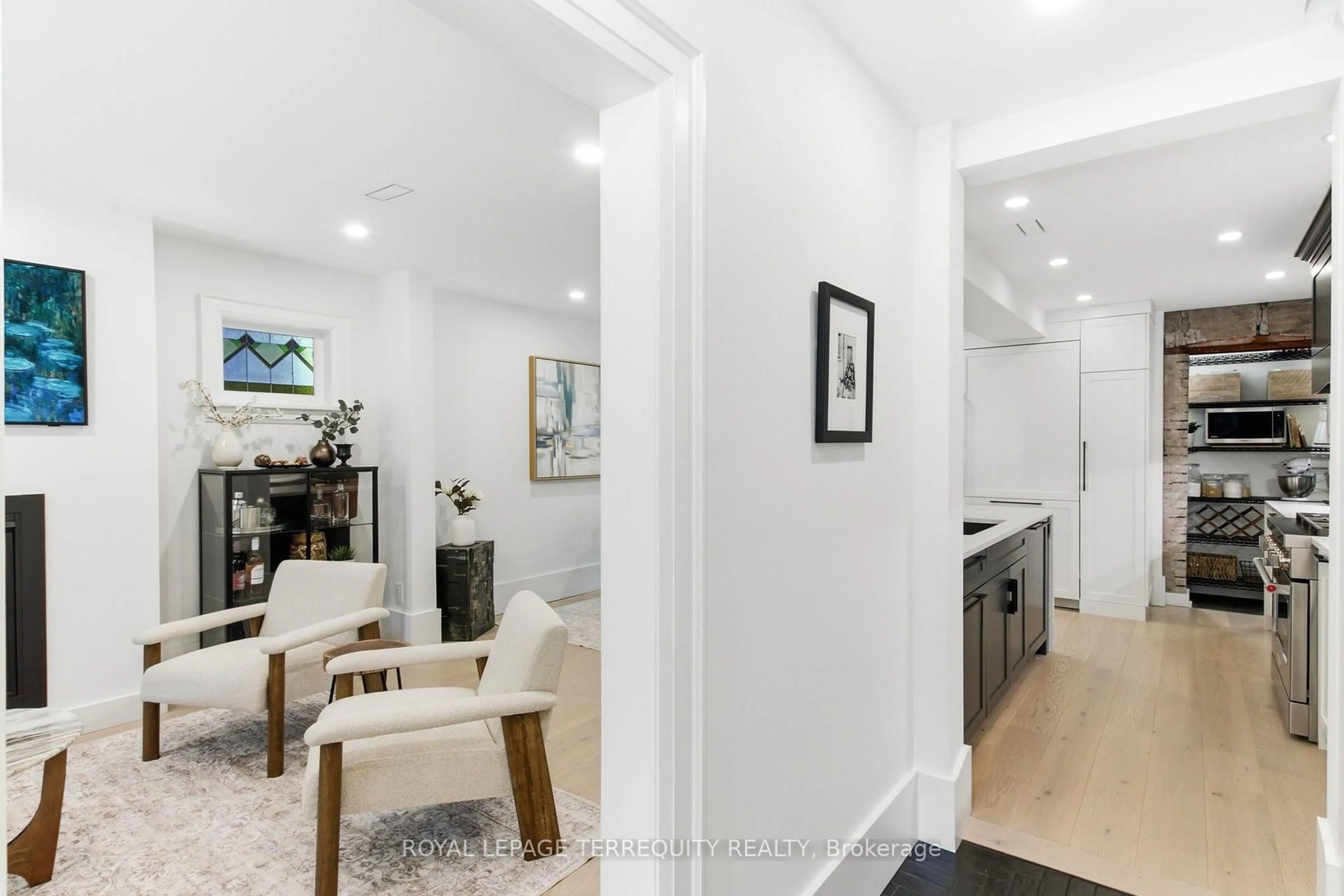 Indoor entryway for 1775 Gerrard St, Toronto Ontario M4L 2B3