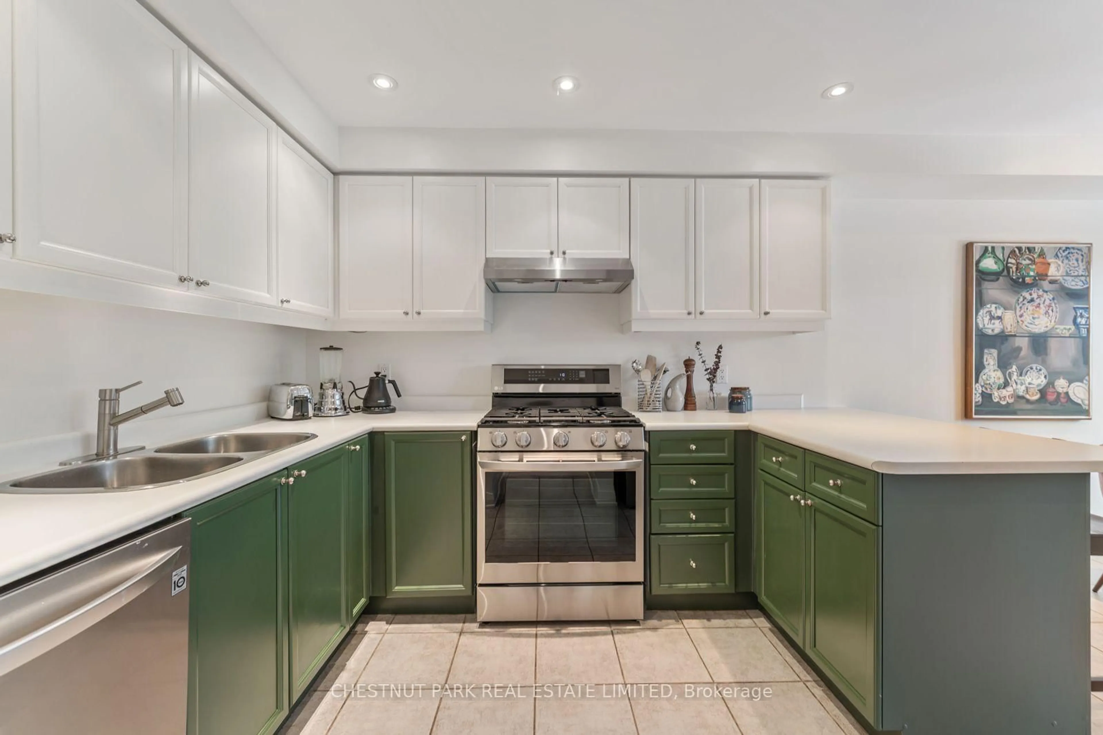 Unknown for 64 Curzon St, Toronto Ontario M4M 3B4