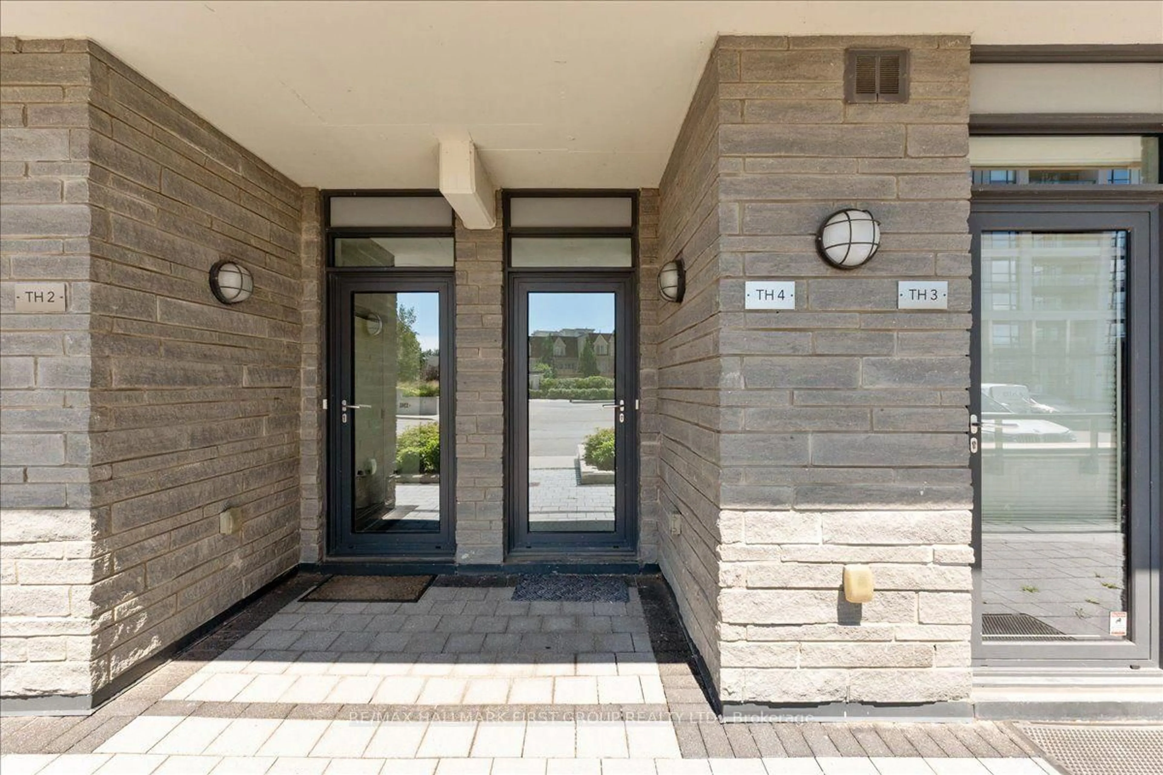 Indoor foyer for 1245 Bayly St #TH4, Pickering Ontario L1W 0B5