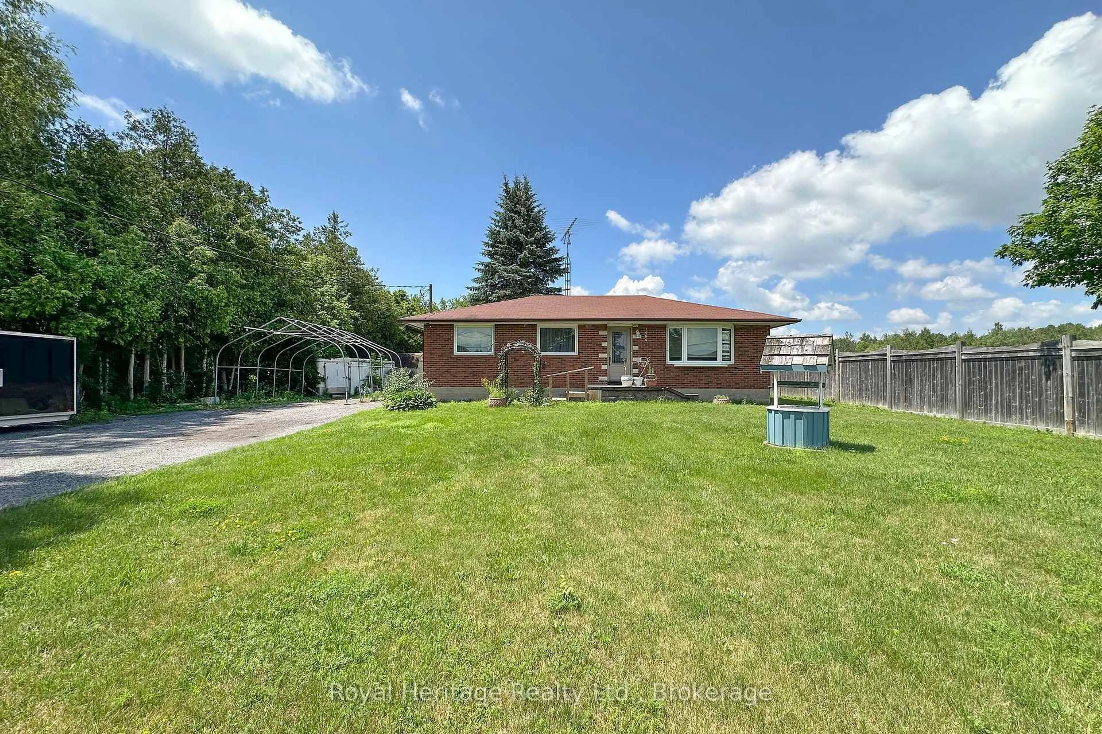 A pic from outside/outdoor area/front of a property/back of a property/a pic from drone, street for 1464 Thornton Rd, Oshawa Ontario L1H 7K4