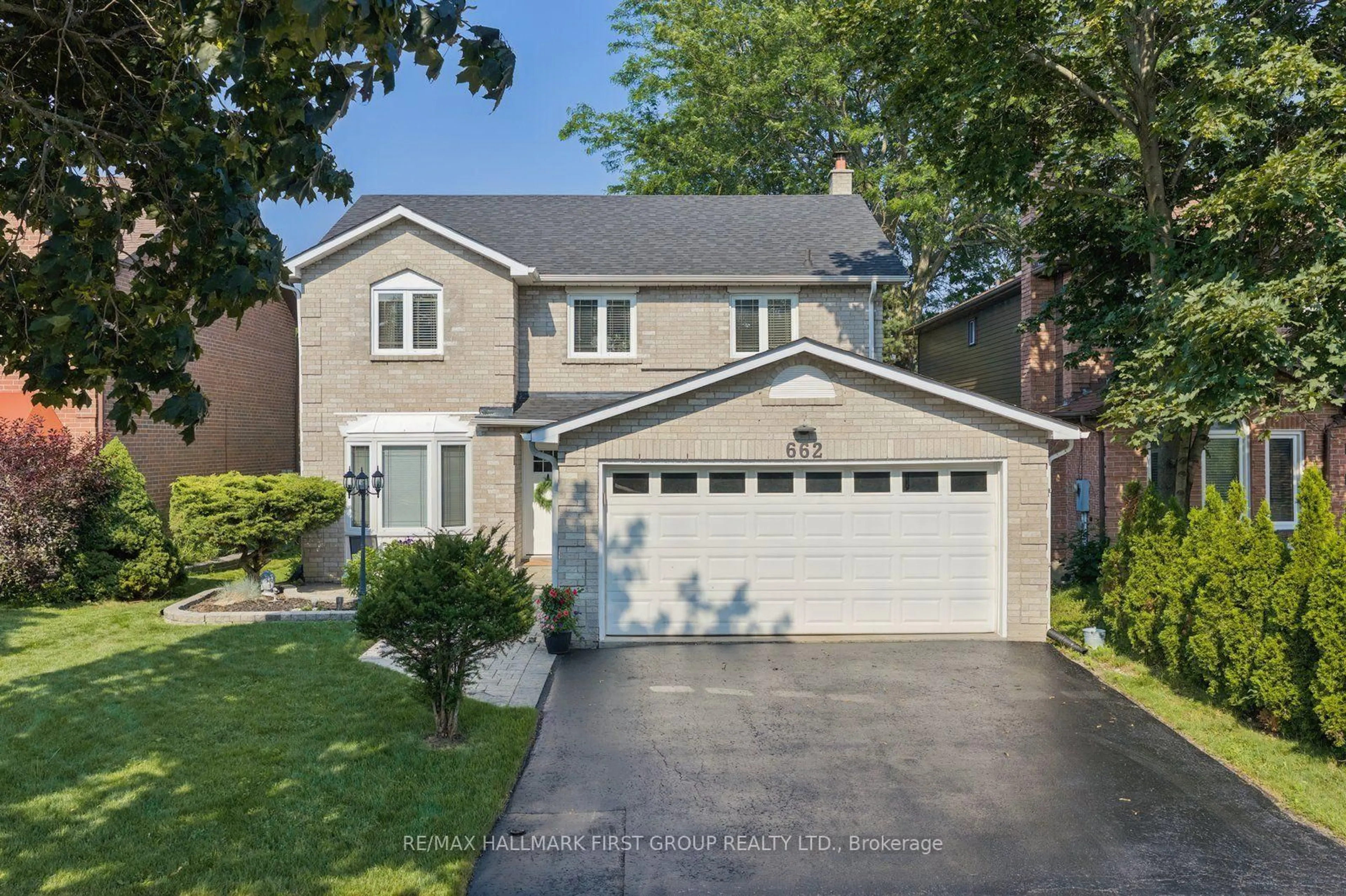 Unknown for 662 Cognac Cres, Pickering Ontario L1X 1L7