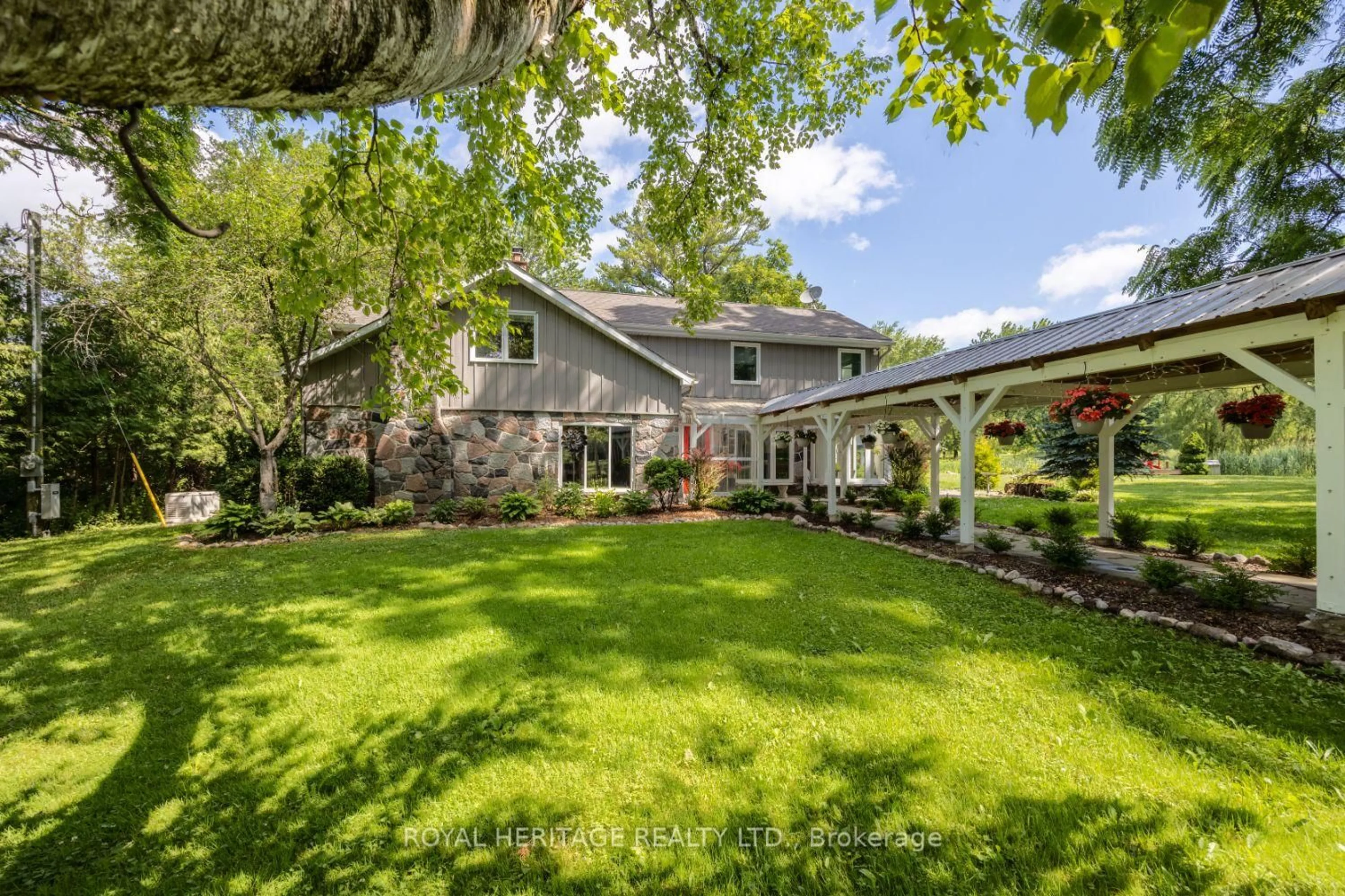 A pic from outside/outdoor area/front of a property/back of a property/a pic from drone, street for 4395 Westney Rd, Pickering Ontario L1Y 1A2