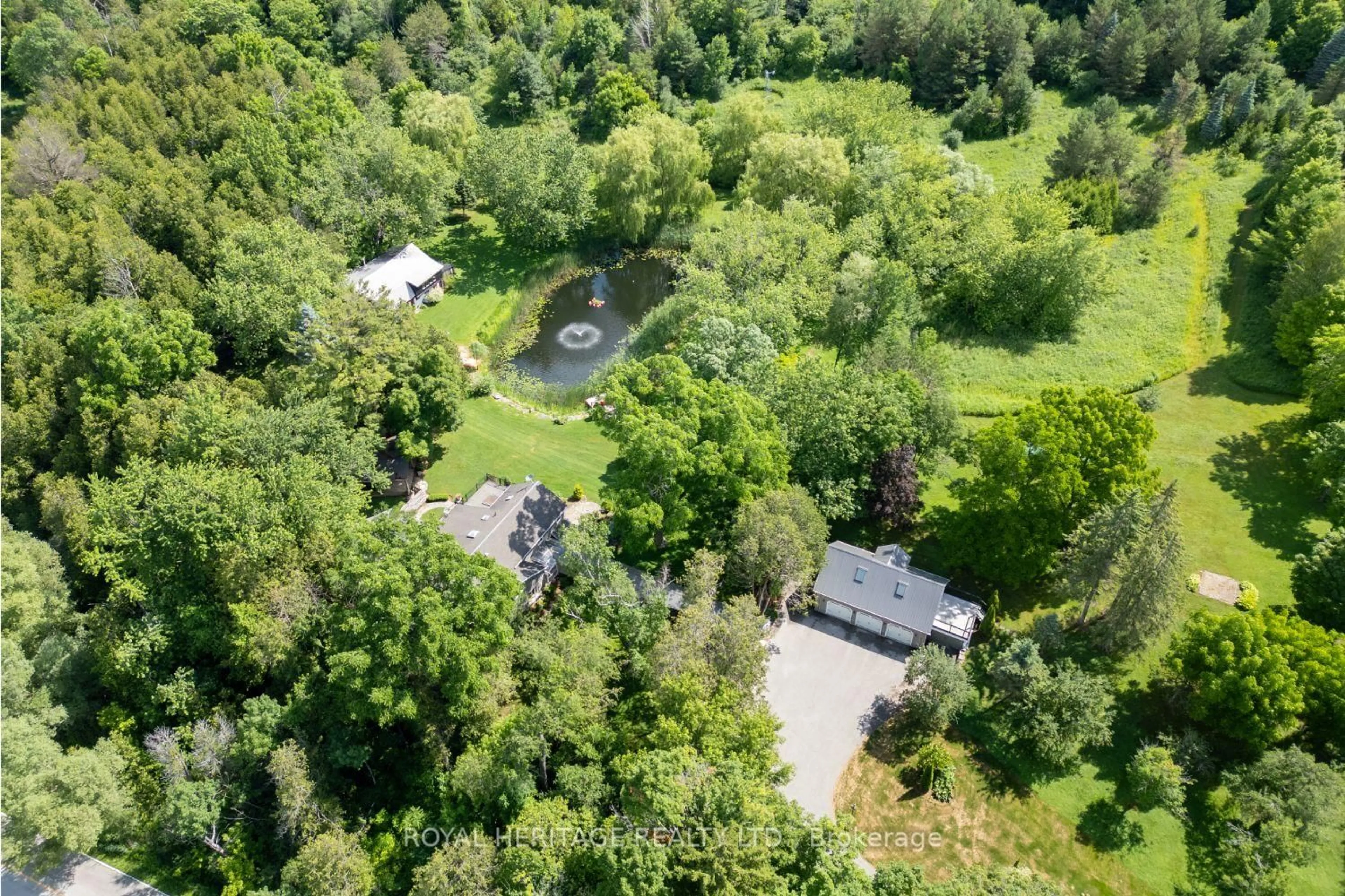 A pic from outside/outdoor area/front of a property/back of a property/a pic from drone, forest/trees view for 4395 Westney Rd, Pickering Ontario L1Y 1A2
