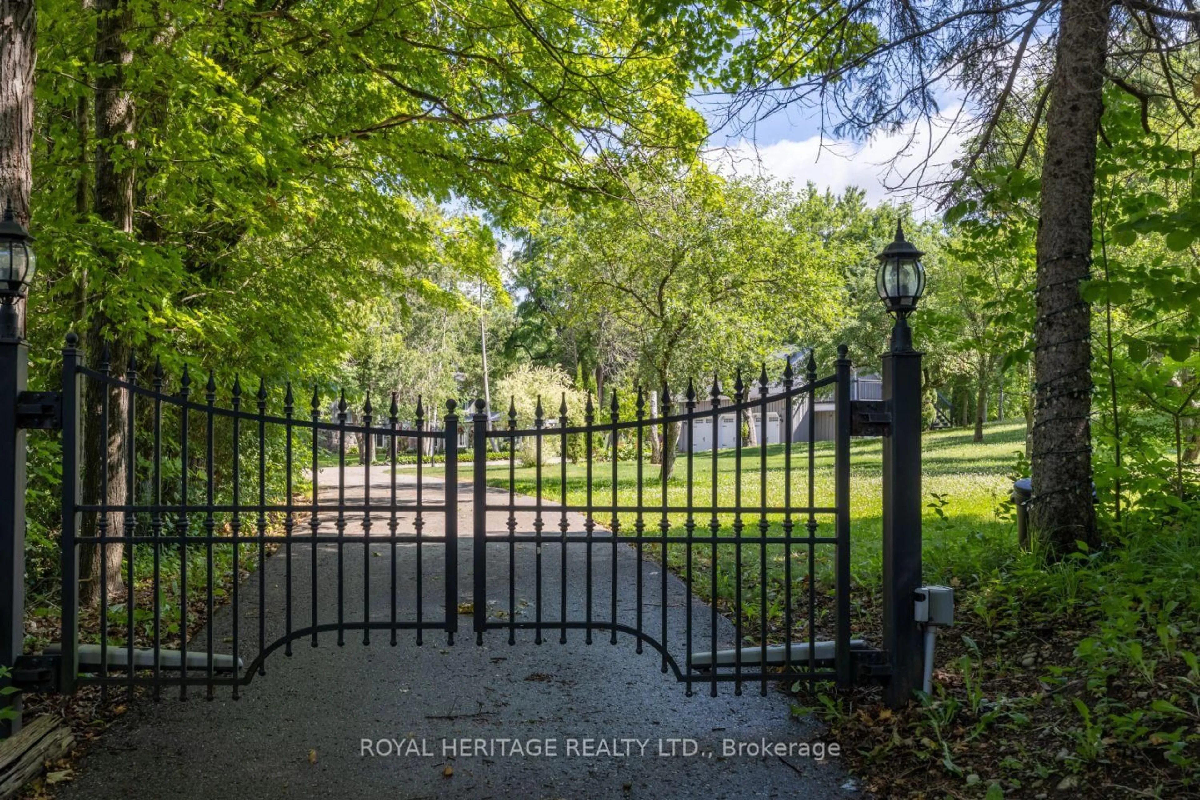 Unknown for 4395 Westney Rd, Pickering Ontario L1Y 1A2