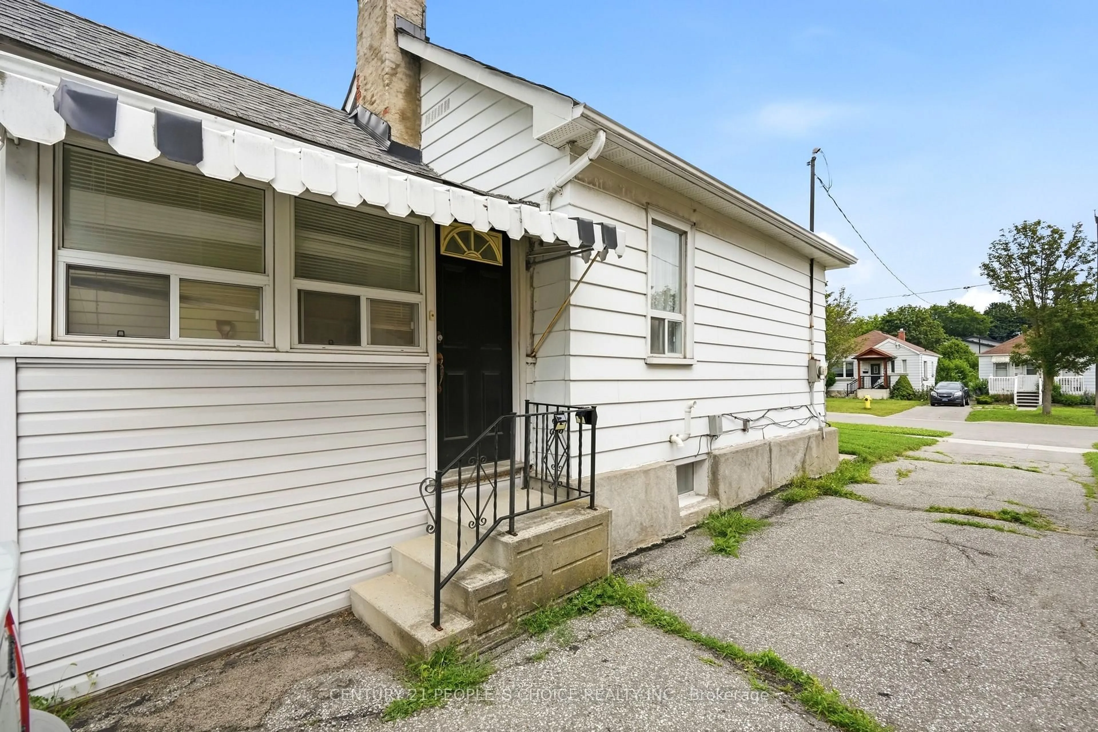 Unknown for 104 Grenfell St, Oshawa Ontario L1J 4W2