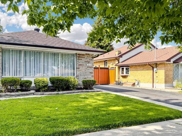 44 Lewiston Rd, Toronto 3