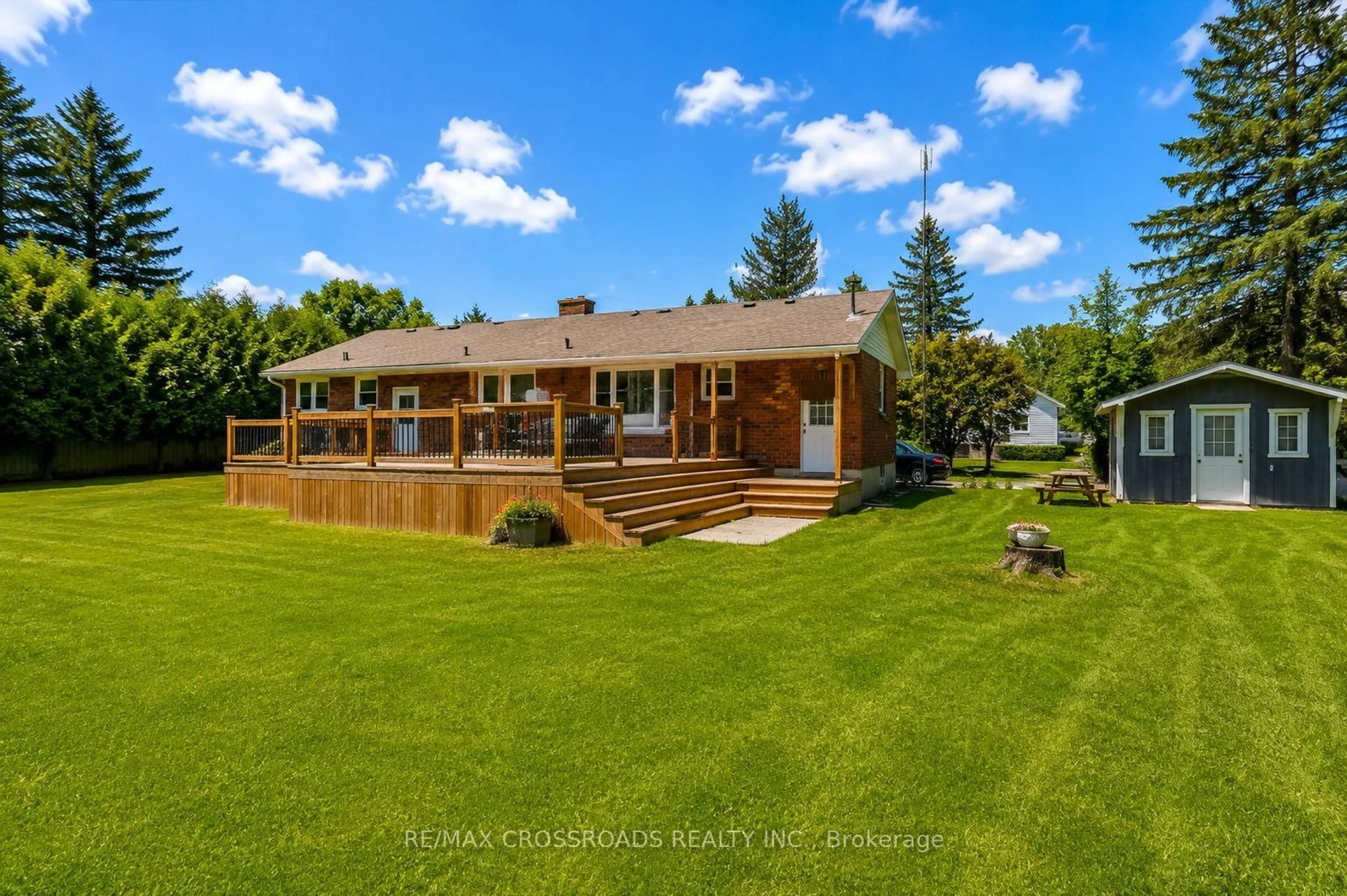 A pic from outside/outdoor area/front of a property/back of a property/a pic from drone, water/lake/river/ocean view for 4700 Baldwin St, Whitby Ontario L1R 2W4