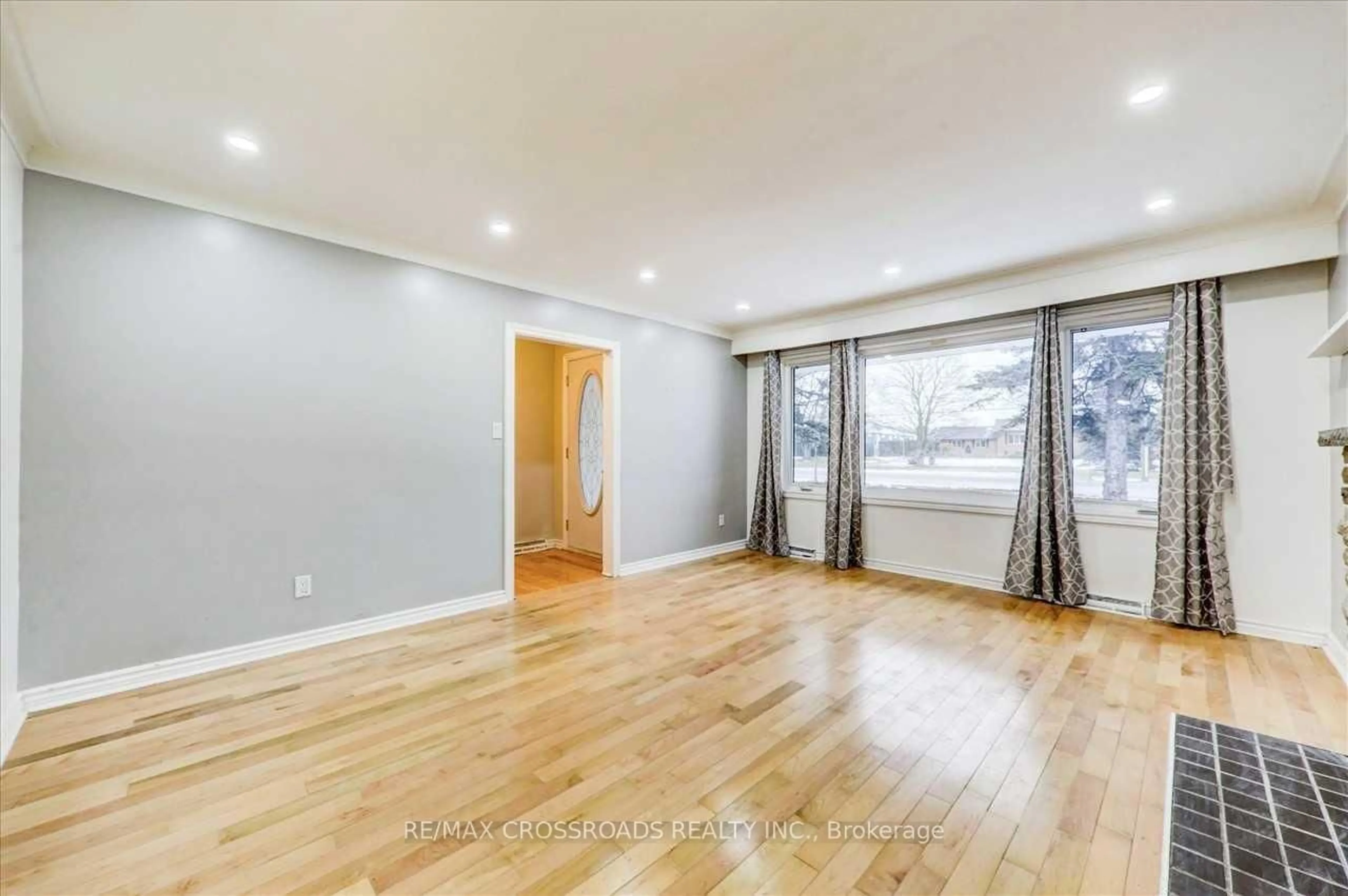 A pic of a room for 4700 Baldwin St, Whitby Ontario L1R 2W4