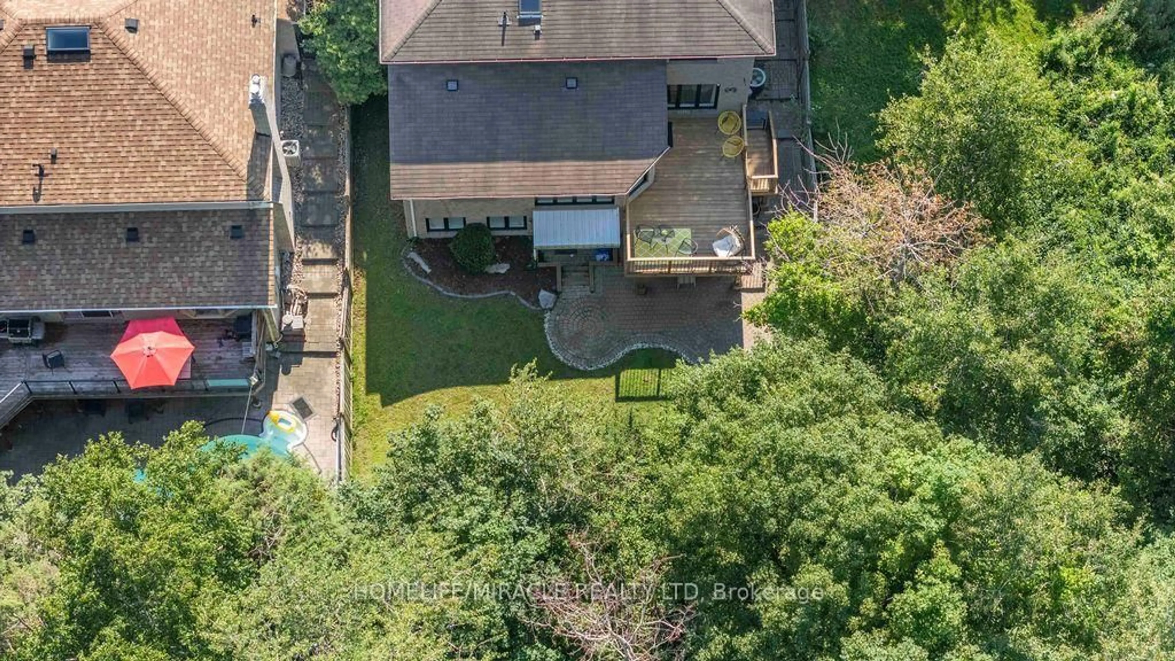 A pic from outside/outdoor area/front of a property/back of a property/a pic from drone, unknown for 987 Copperfield Dr, Oshawa Ontario L1K 2E9