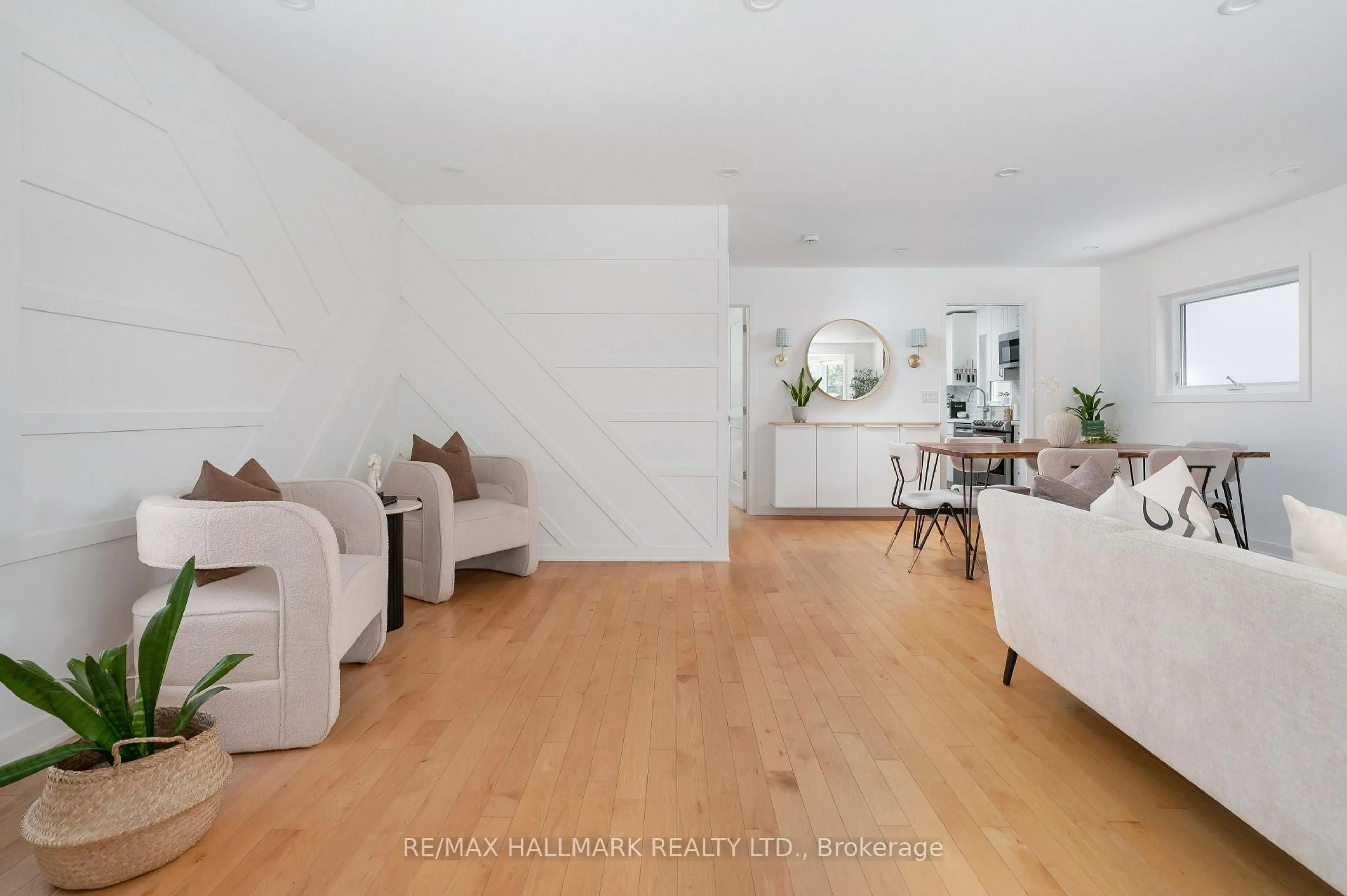 Living room with furniture, unknown for 49 Binswood Ave, Toronto Ontario M4C 3N6