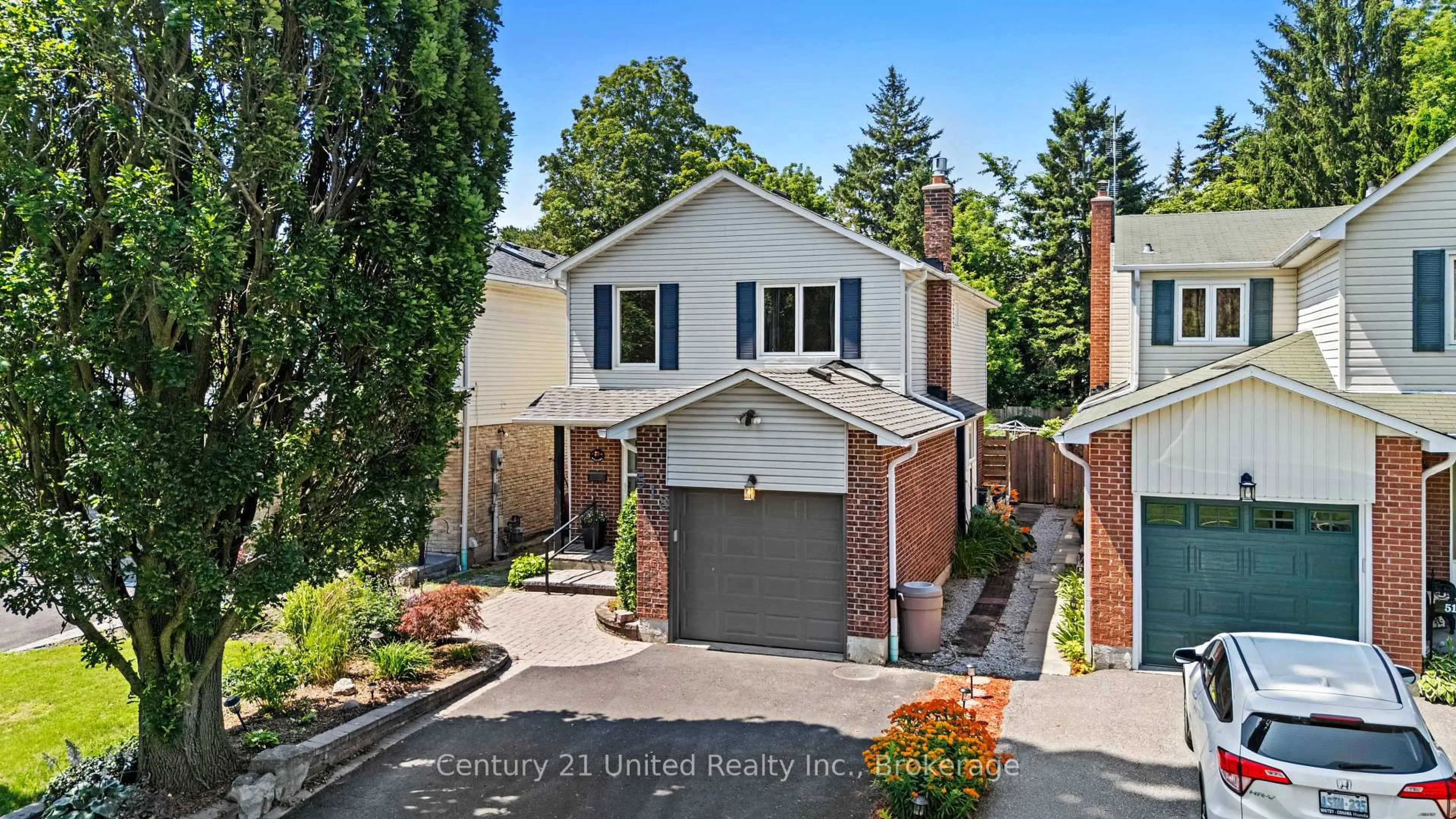 Home with brick exterior material, street for 518 Reynolds St, Whitby Ontario L1N 6H5