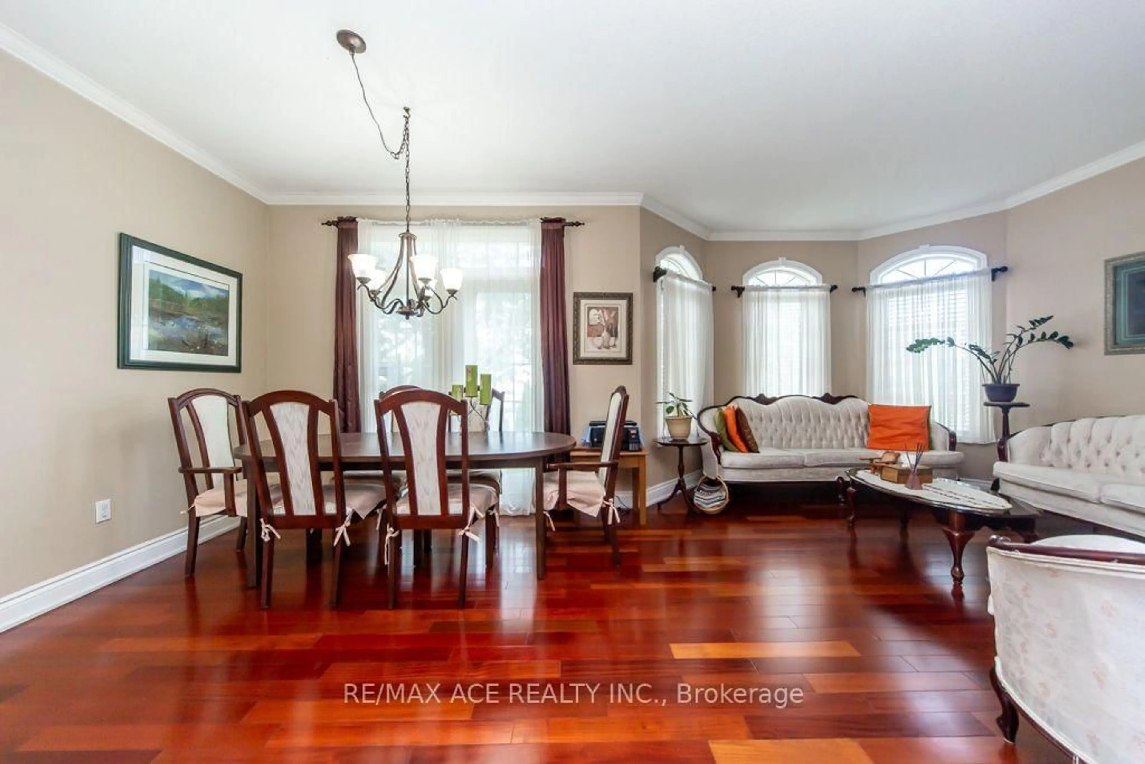Dining room, wood/laminate floor for 44 Mourning Dove Cres, Toronto Ontario M1B 6A8