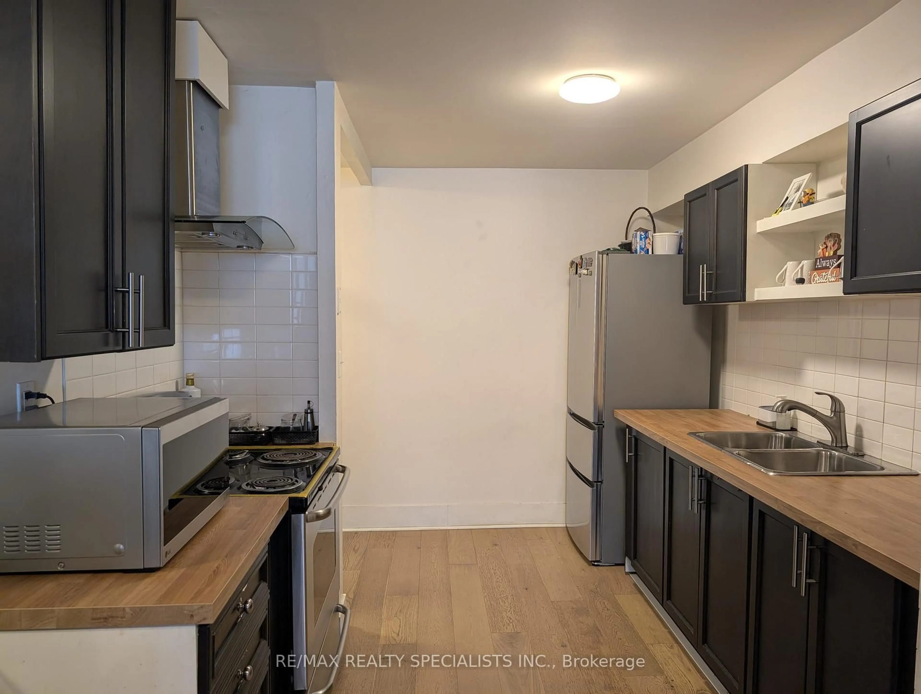 Standard kitchen, unknown for 55 Bamburgh Circ #113, Toronto Ontario M1W 3V4