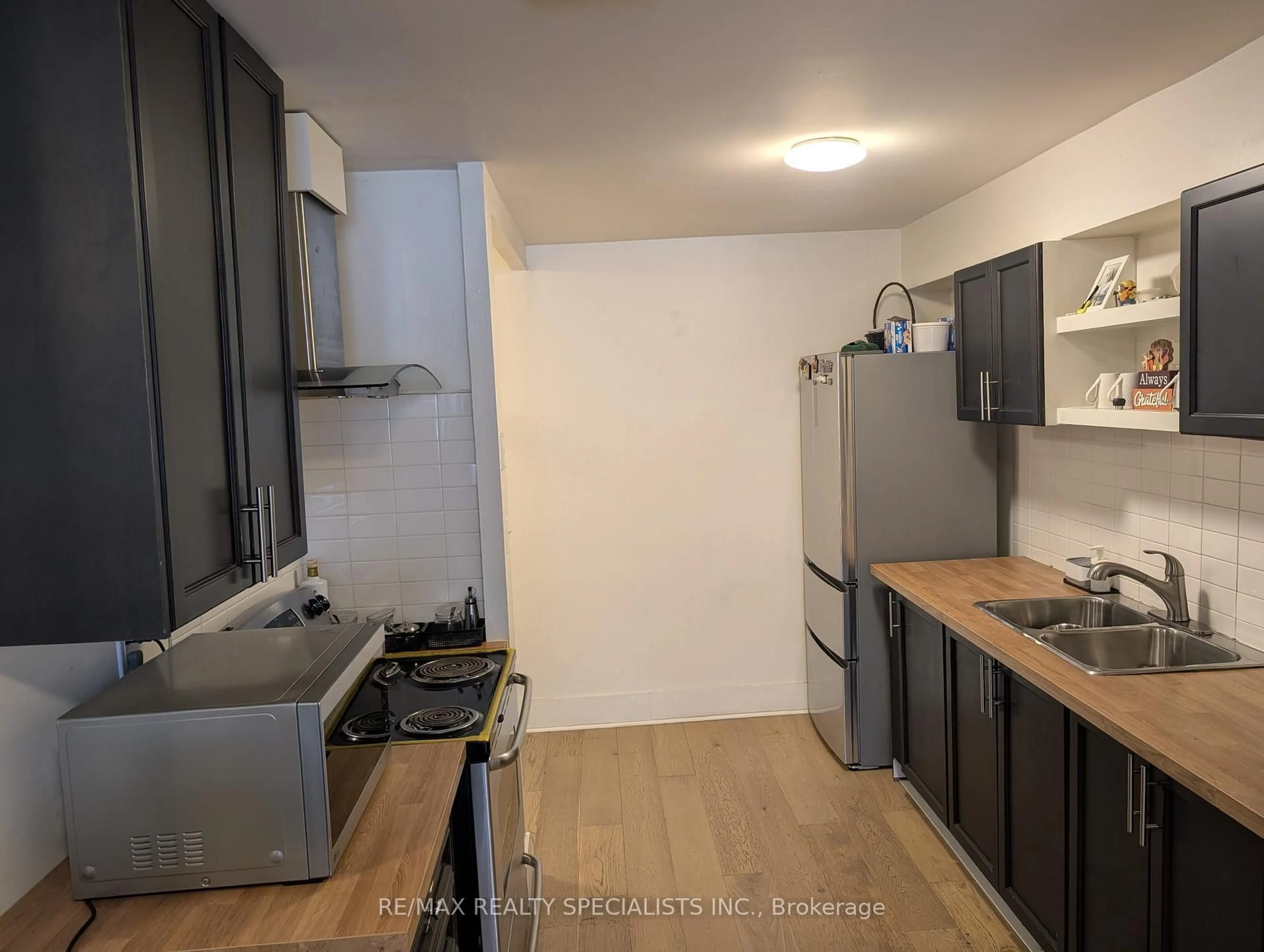 Standard kitchen, unknown for 55 Bamburgh Circ #113, Toronto Ontario M1W 3V4