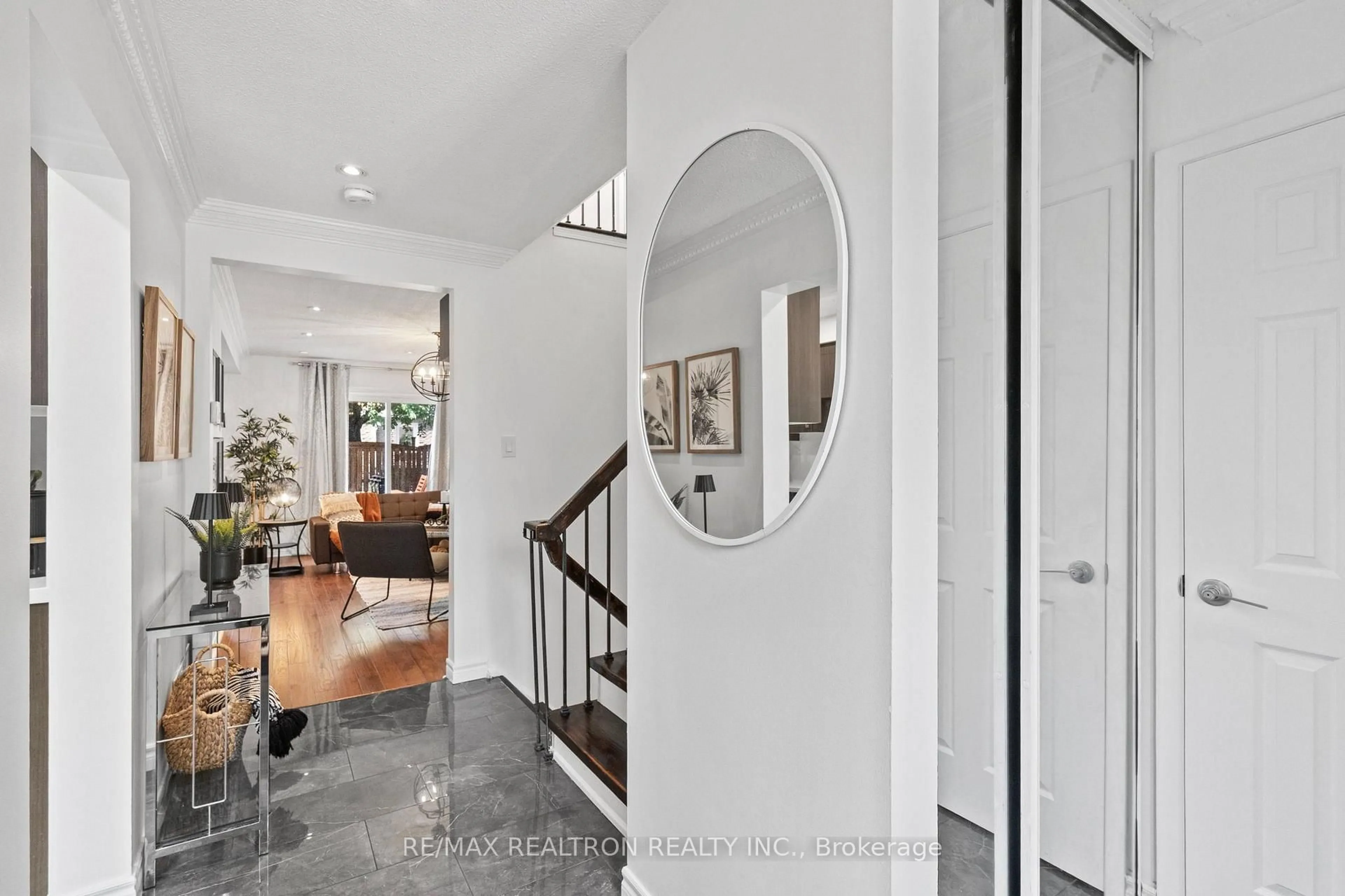 Indoor entryway for 52 Hood Cres, Toronto Ontario M1W 3C1