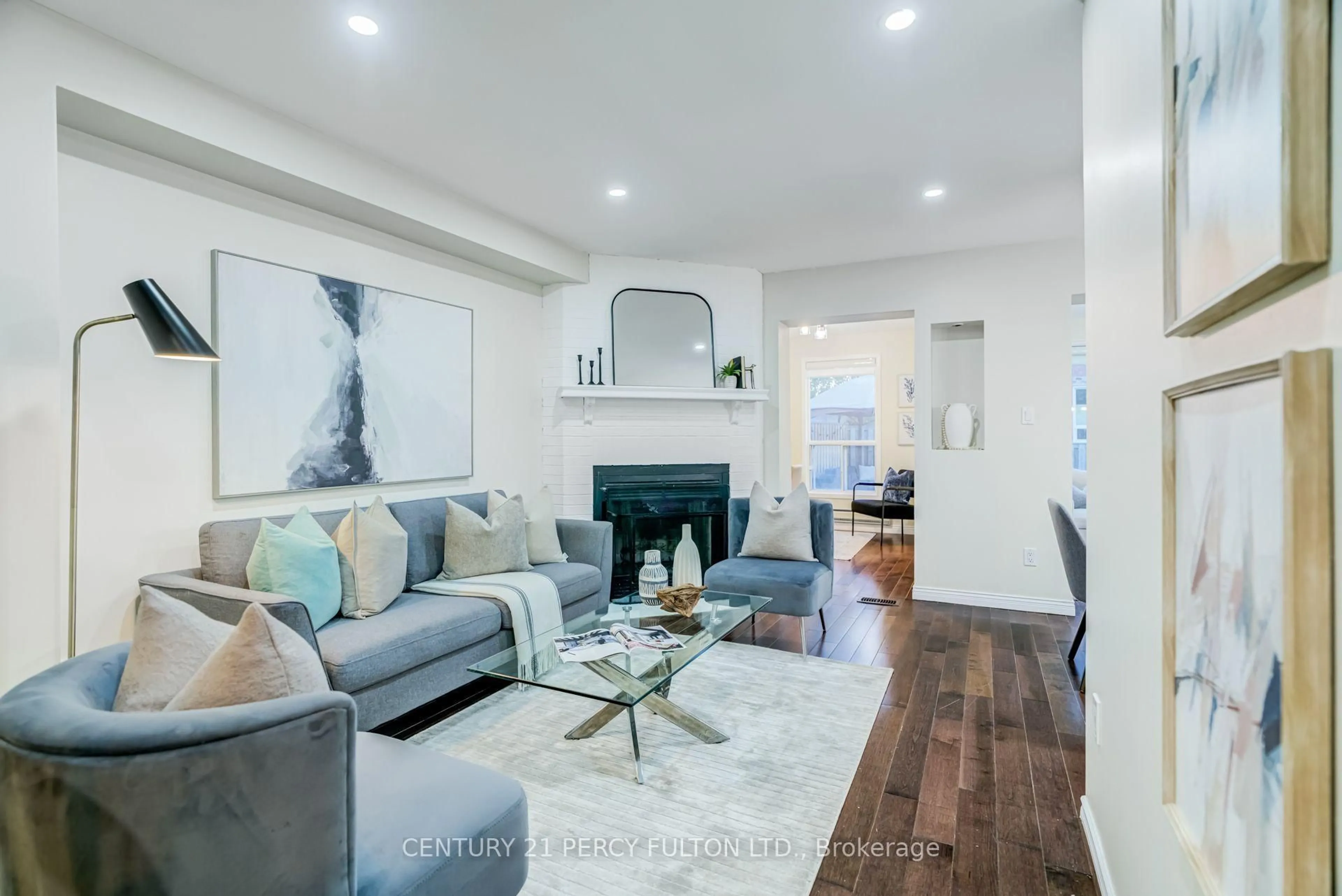 Living room with furniture, unknown for 696 Lamour Rd, Pickering Ontario L1V 6N9