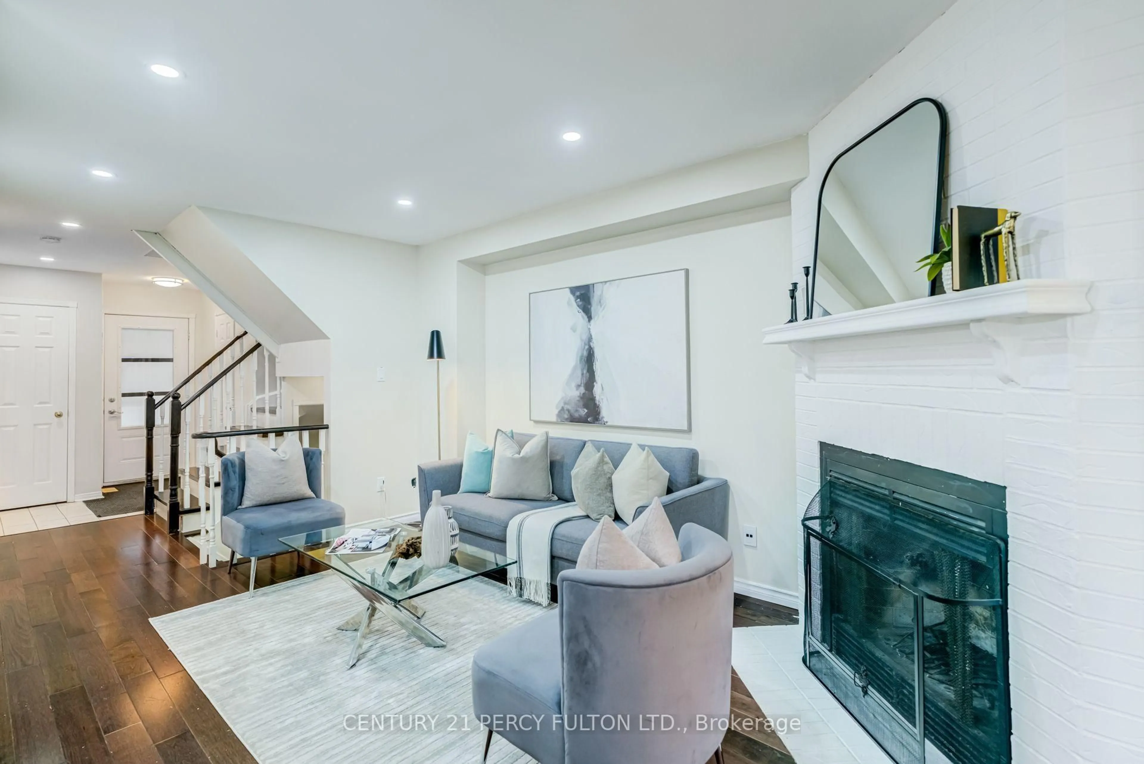 Living room with furniture, unknown for 696 Lamour Rd, Pickering Ontario L1V 6N9