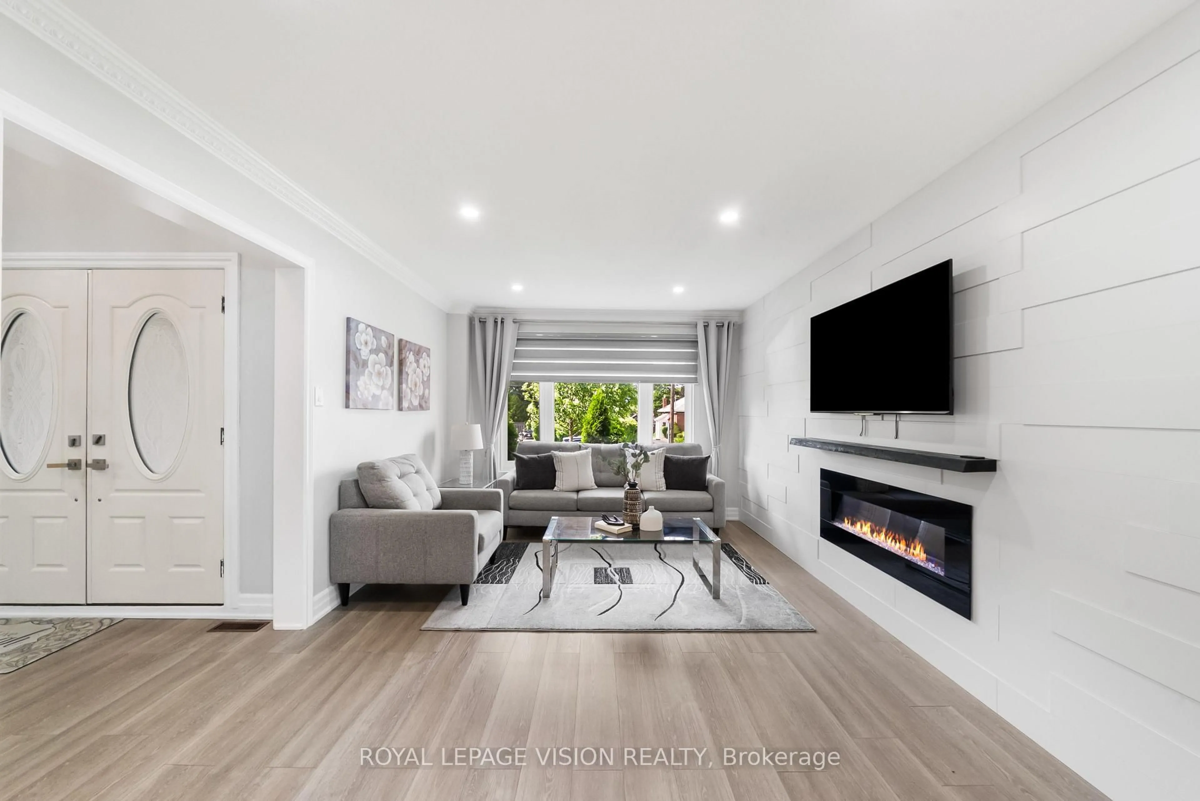 Living room with furniture, unknown for 5 Anson Ave, Toronto Ontario M1M 1X2