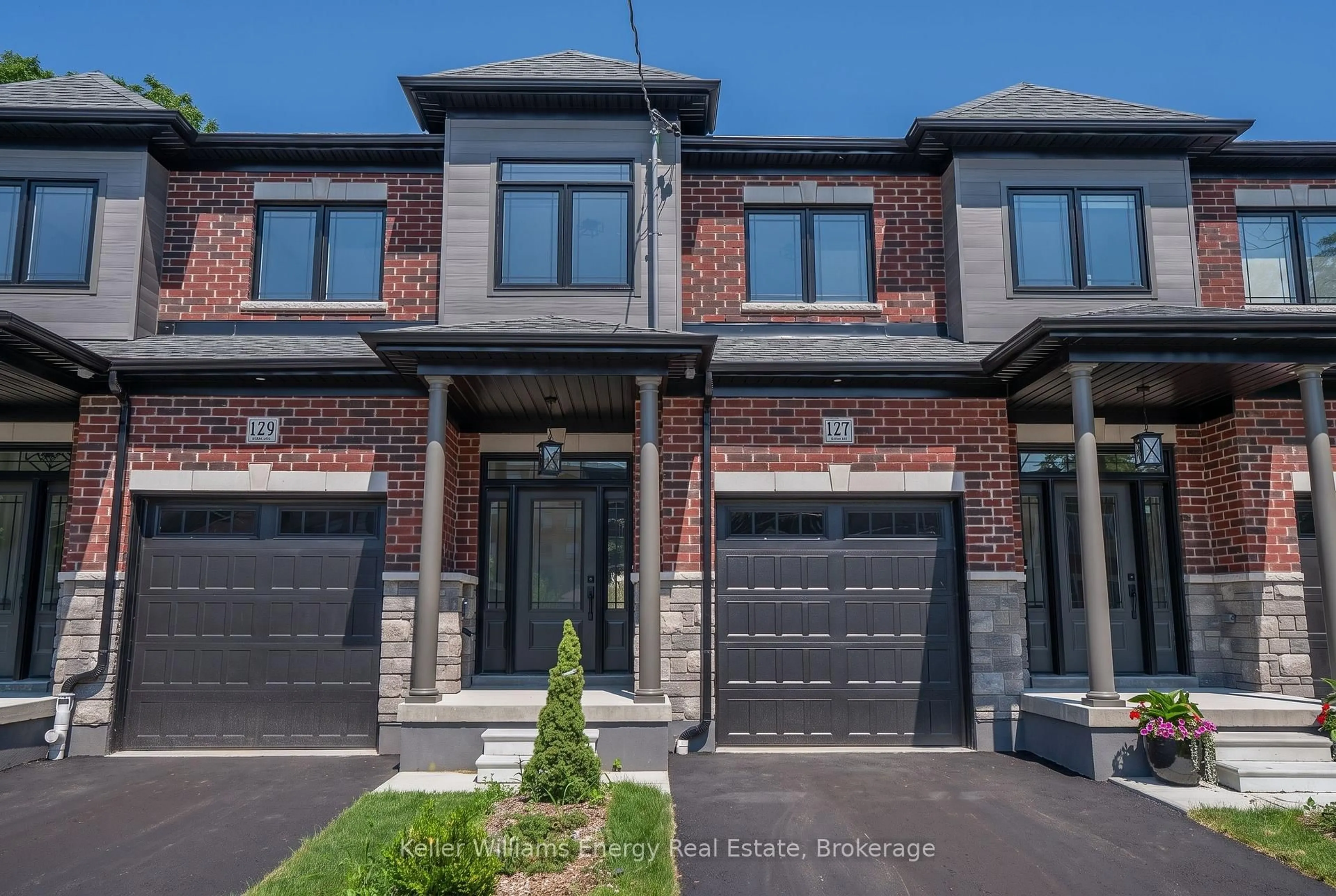 Home with brick exterior material, street for 127 Hickory St, Whitby Ontario L1N 3X6