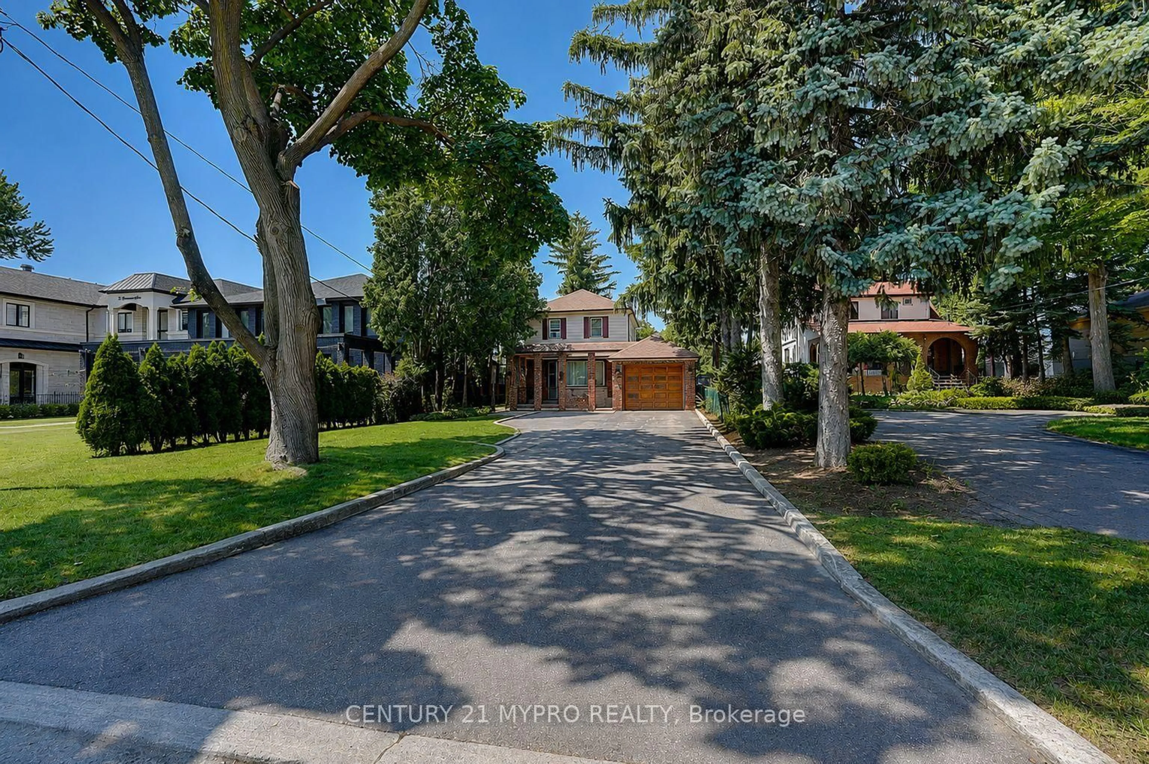 A pic from outside/outdoor area/front of a property/back of a property/a pic from drone, street for 80A Rosemount Dr, Toronto Ontario M1K 2X3