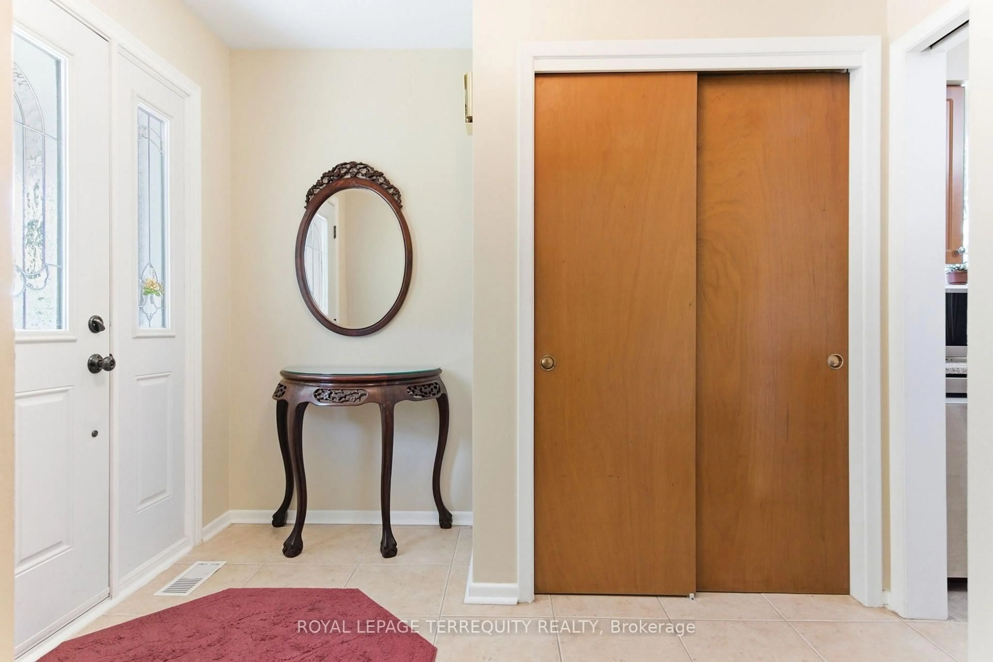 Indoor entryway for 35 Sedgemount Dr, Toronto Ontario M1H 1X4