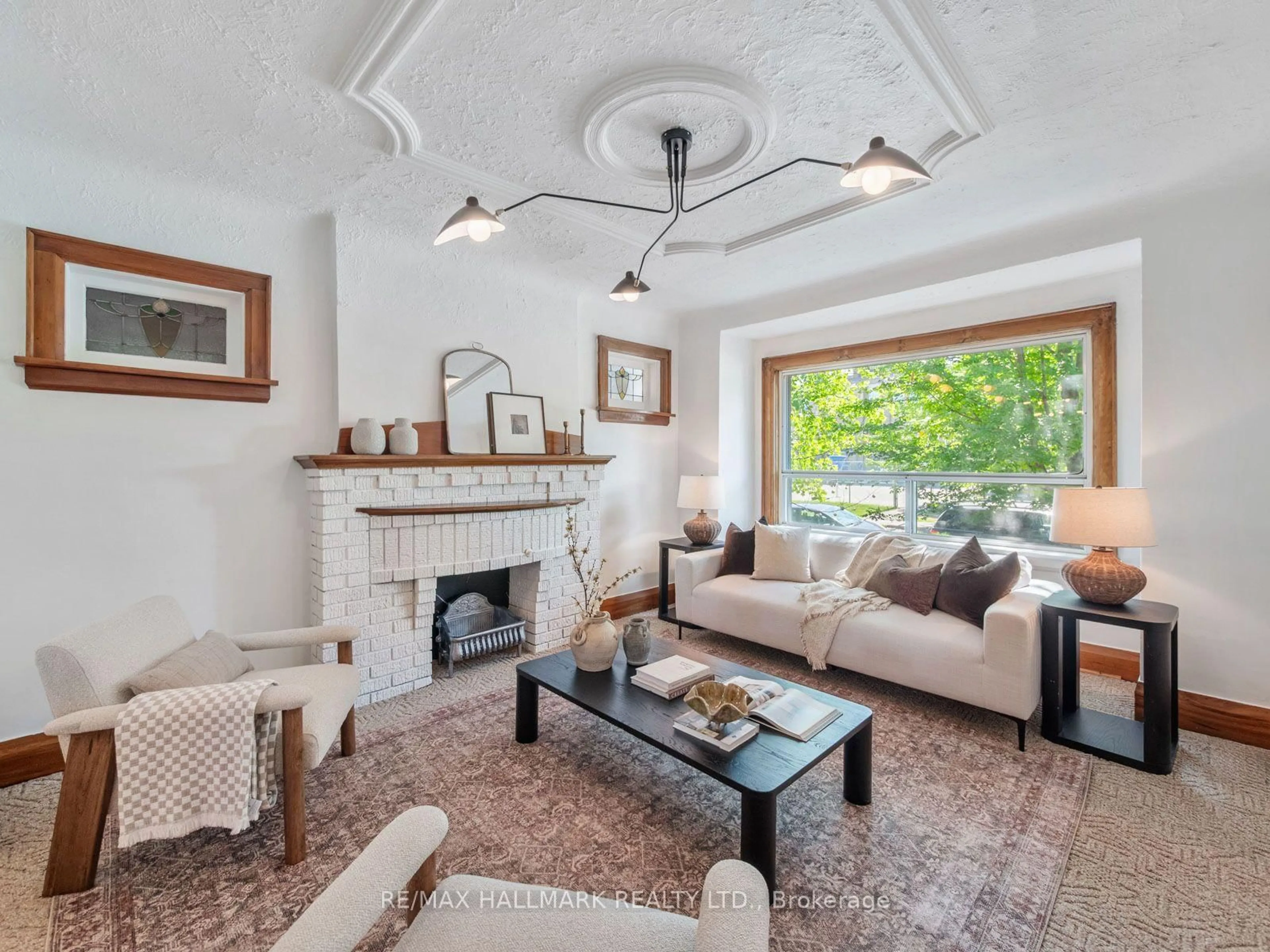 Living room with furniture, unknown for 27 Lesmount Ave, Toronto Ontario M4J 3V5