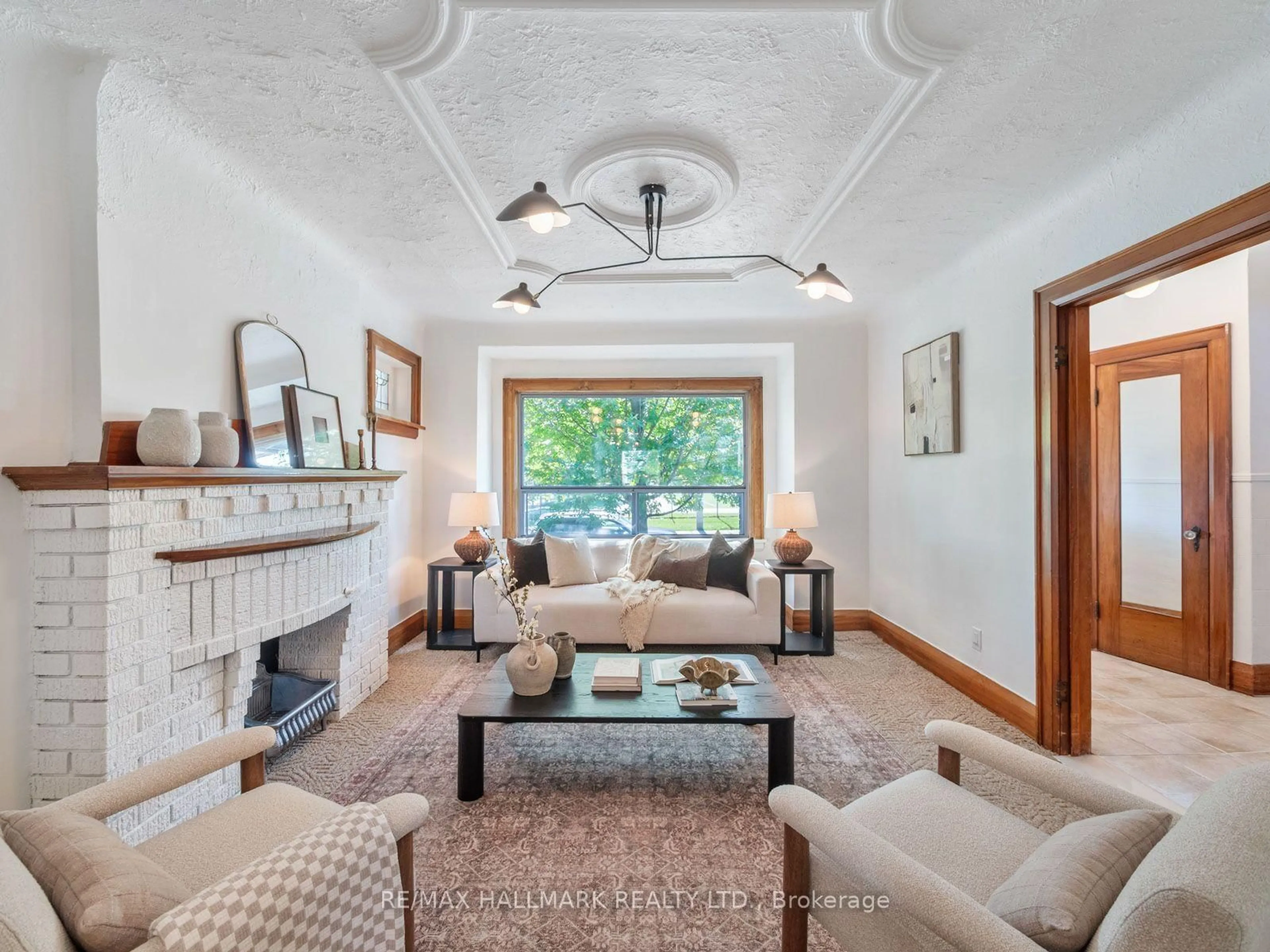Living room with furniture, unknown for 27 Lesmount Ave, Toronto Ontario M4J 3V5