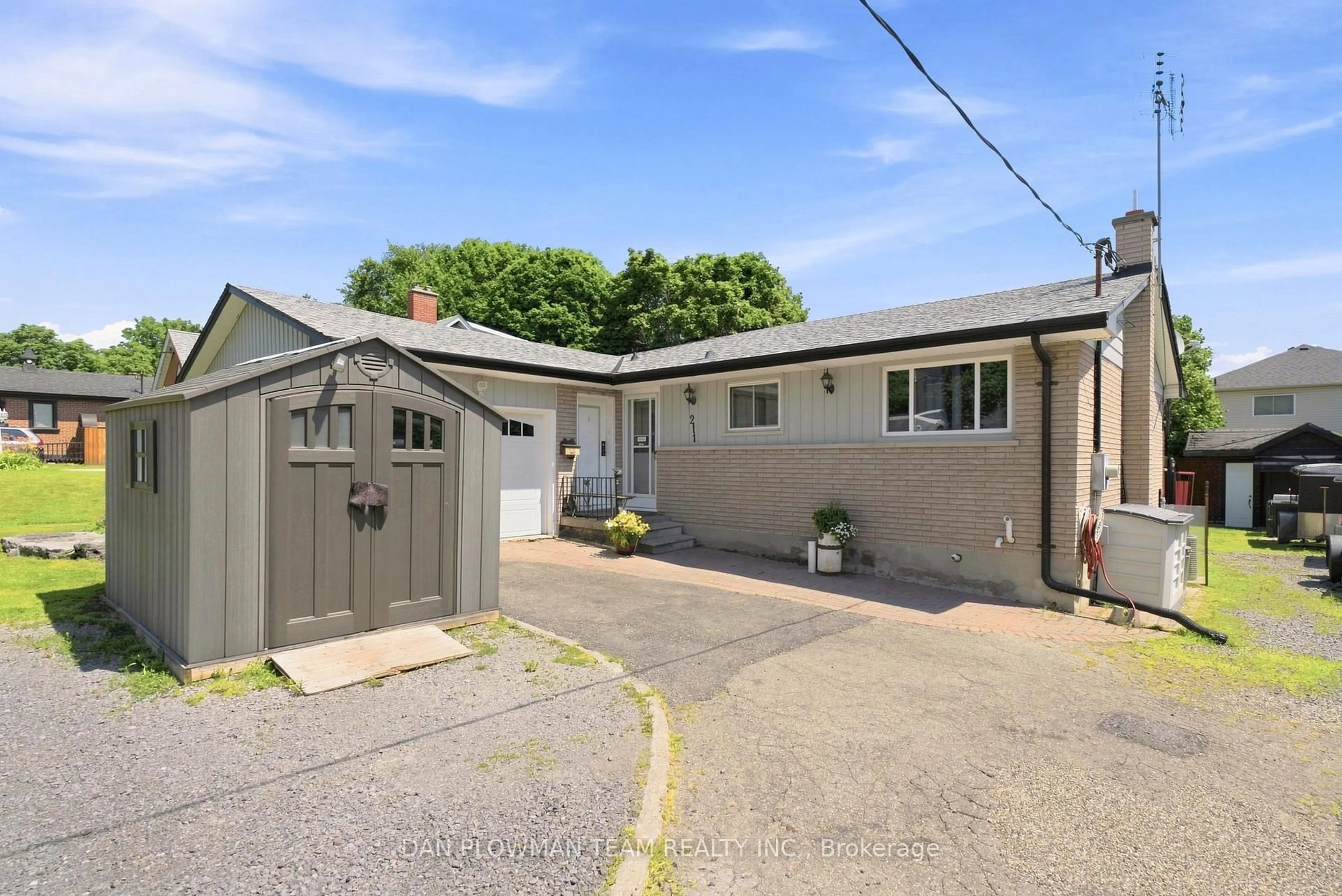 Unknown for 211 Liberty St, Clarington Ontario L1C 2M6