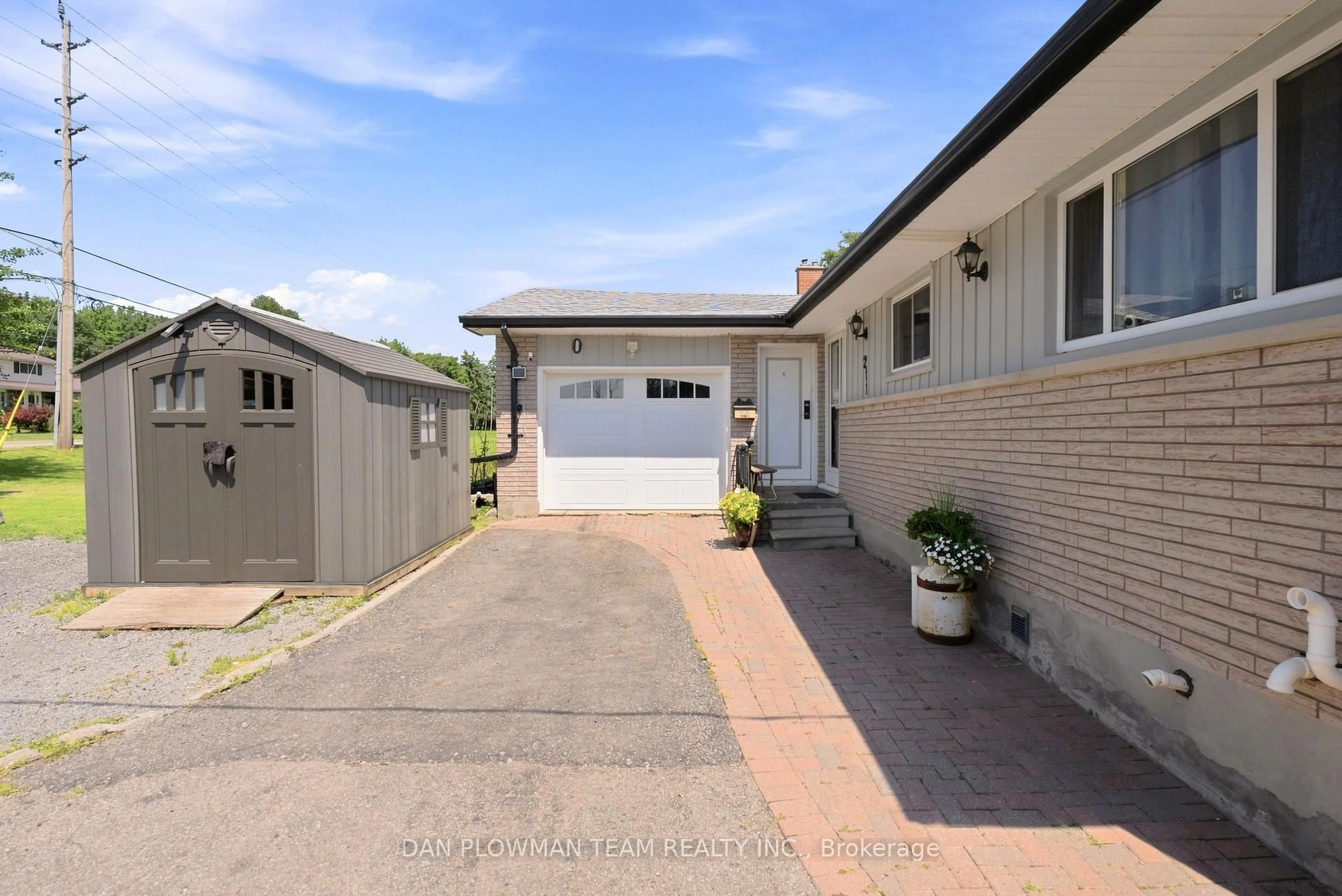 A pic from outside/outdoor area/front of a property/back of a property/a pic from drone, street for 211 Liberty St, Clarington Ontario L1C 2M6