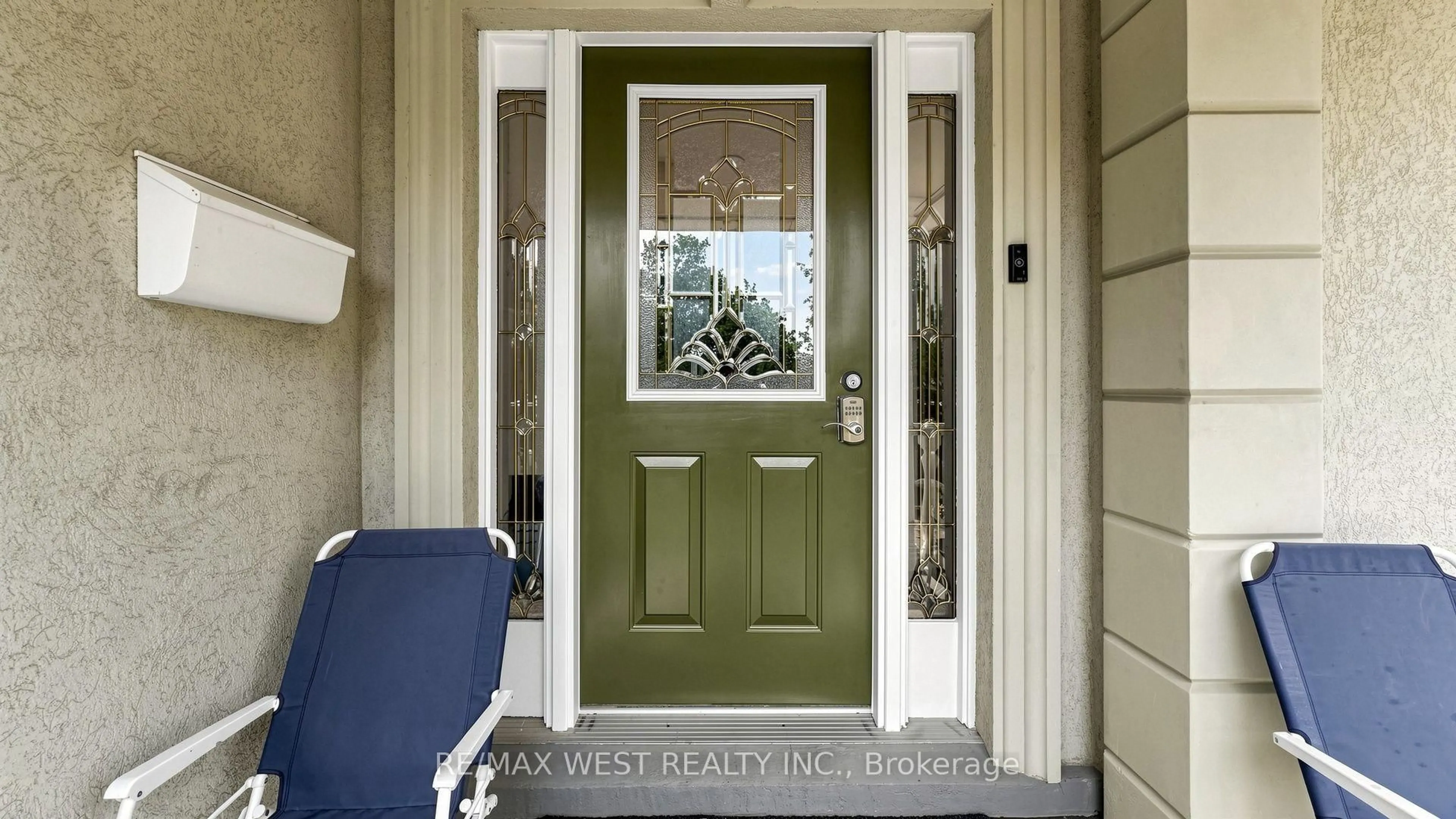 Indoor entryway for 555 McCowan Rd, Toronto Ontario M1J 1J7