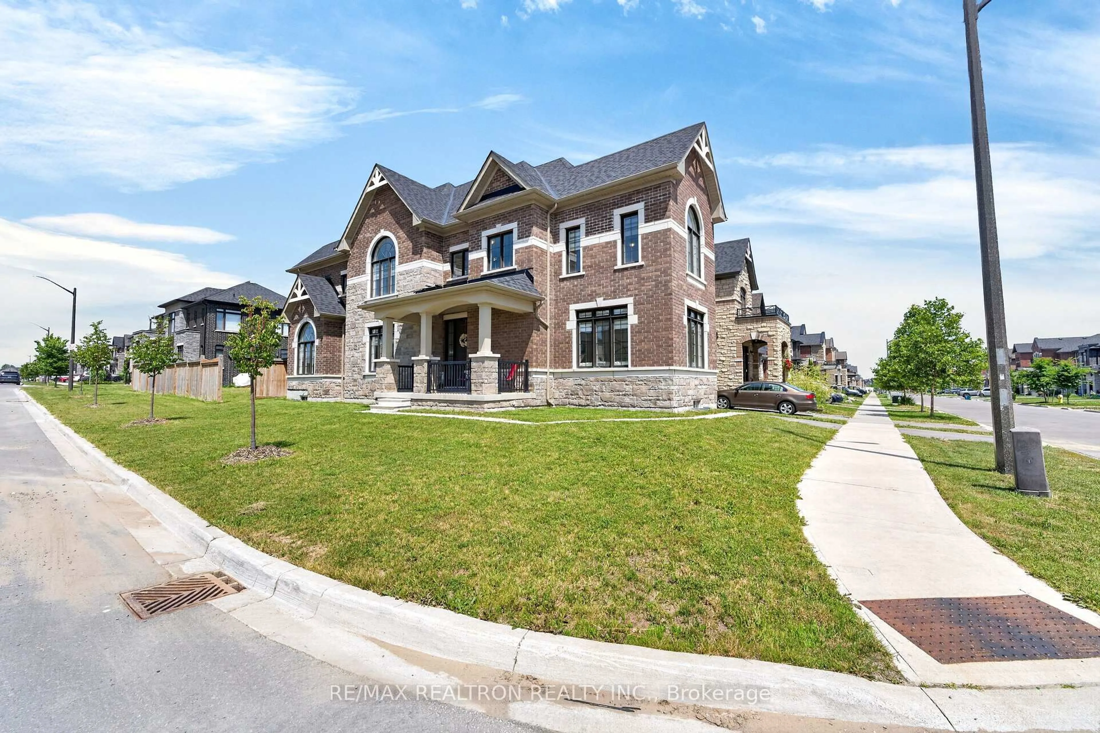 Home with brick exterior material, street for 40 Auckland Dr, Whitby Ontario L1P 0G7