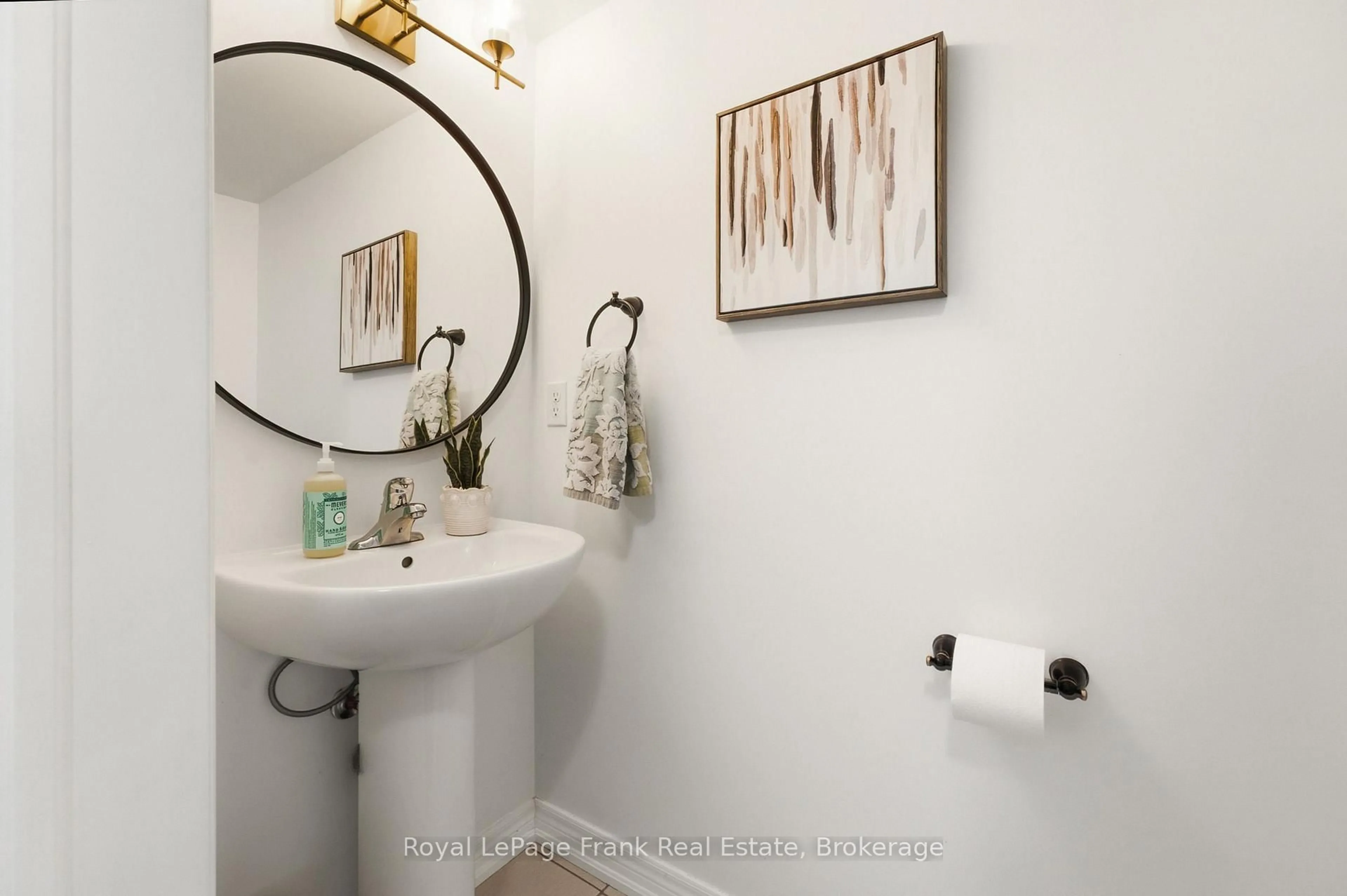 Standard bathroom, ceramic/tile floor for 2550 Bromus Path #9, Oshawa Ontario L1H 7K4
