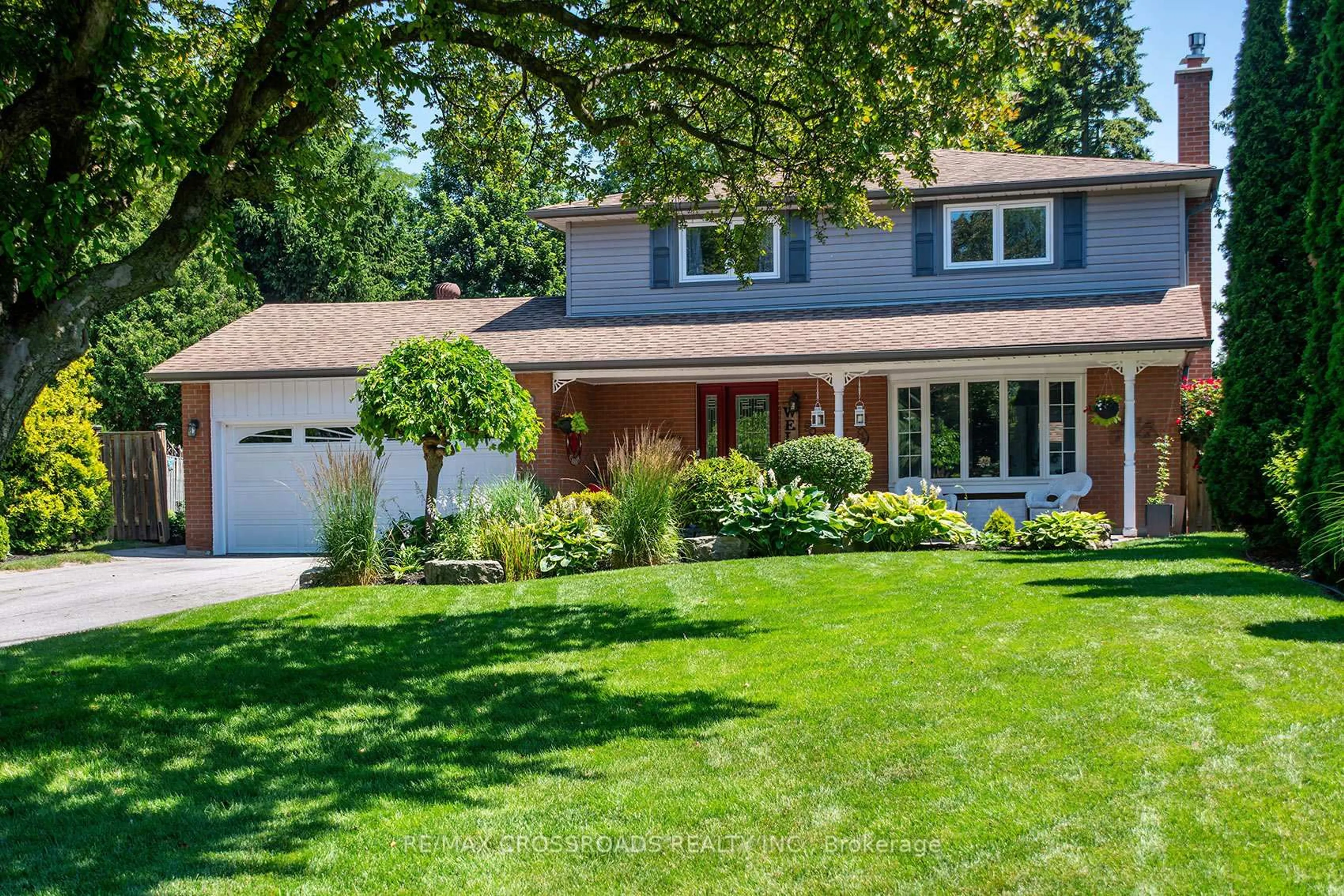 Home with brick exterior material, street for 7 Dingley Crt, Ajax Ontario L1S 6B5